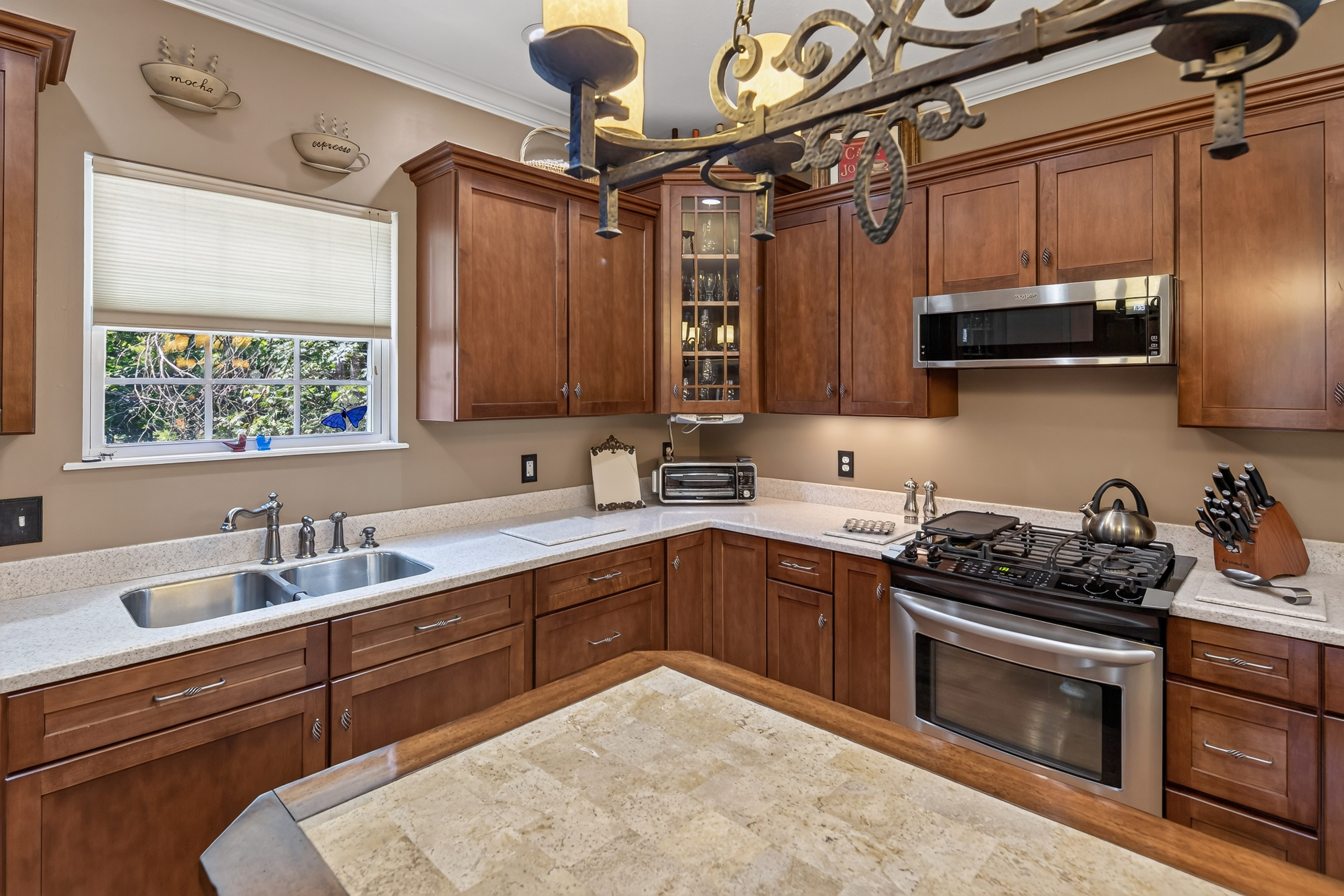 8821 Nubbin Ridge Road, Knoxville, TN 37923 - 物件實景