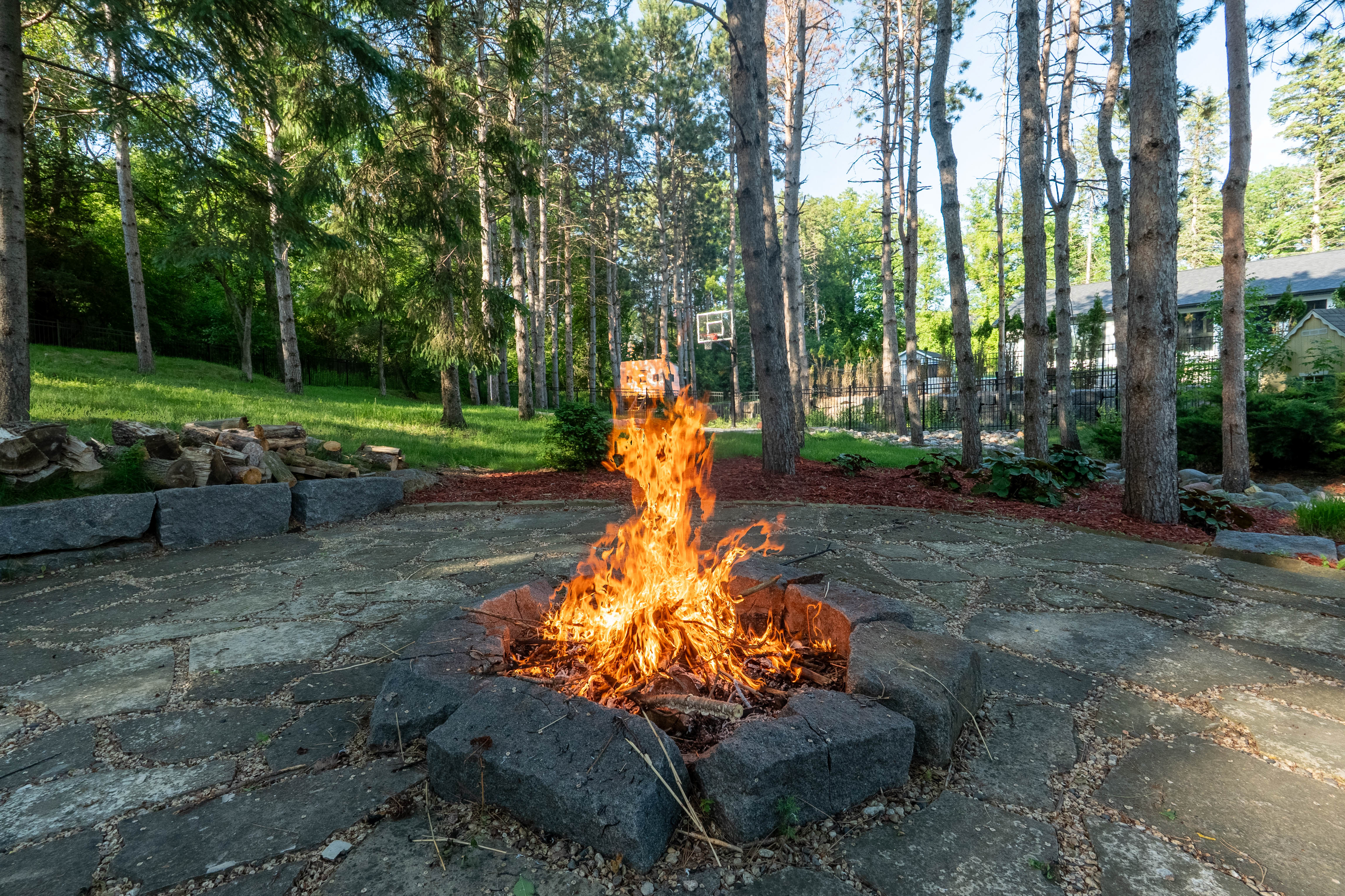  Refined Eden Prairie Living with Resort Style Backyard - 物件實景