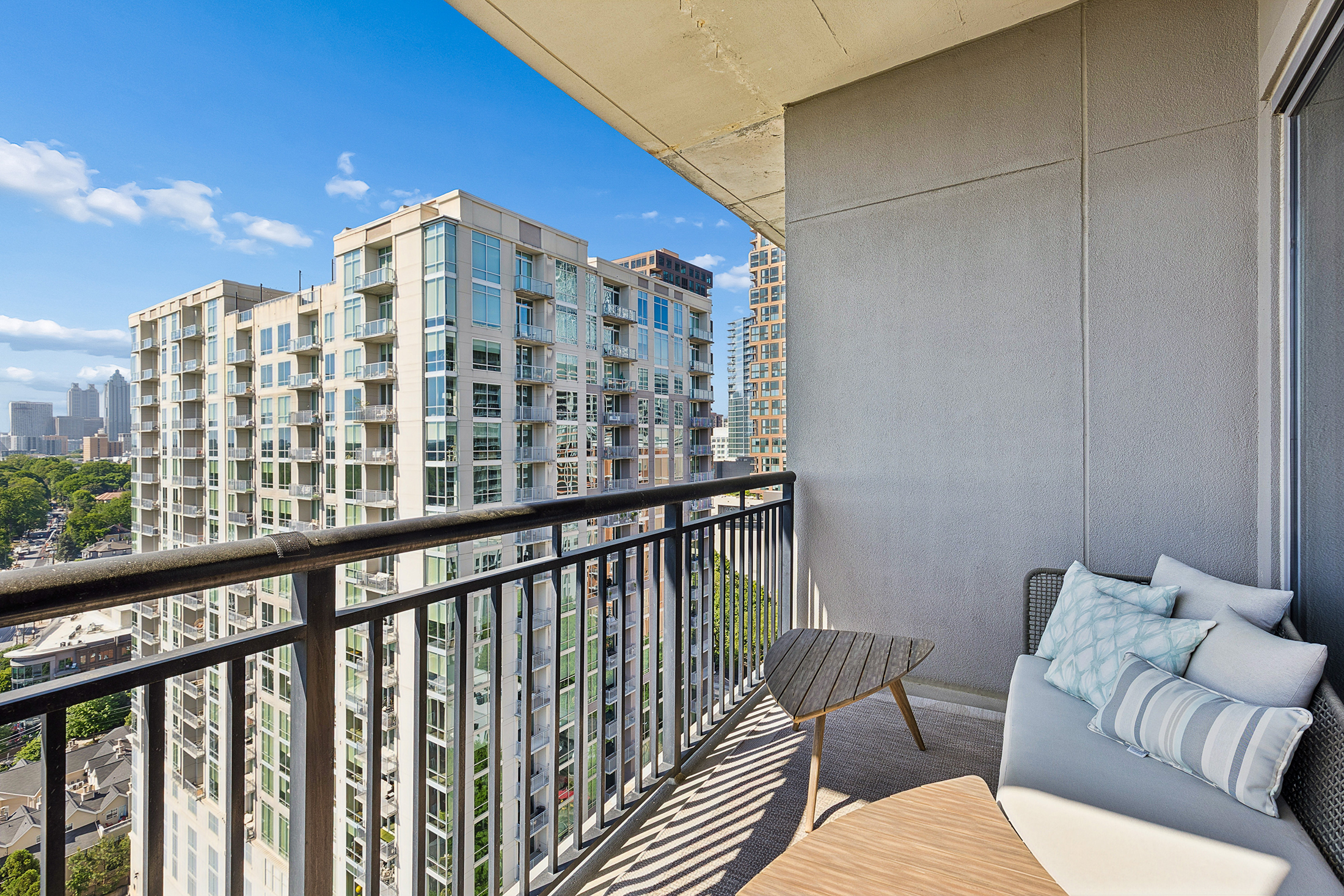  Exceptional One Bedroom Residence at Luxe - 物件實景