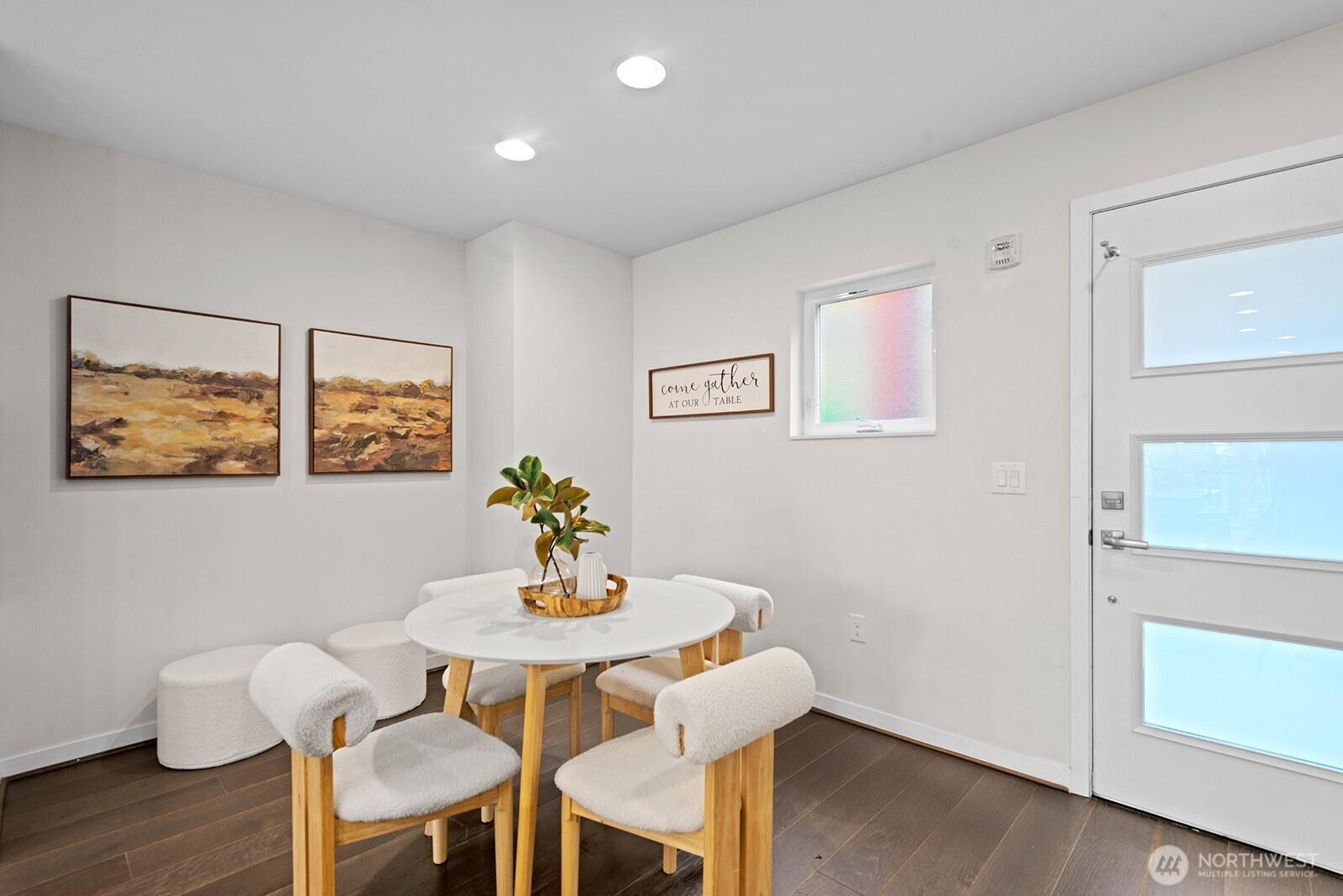 SEATTLE, Washington, 98115, United States, 2 Bedrooms Bedrooms, ,3 BathroomsBathrooms,Residential,For Sale,1918220