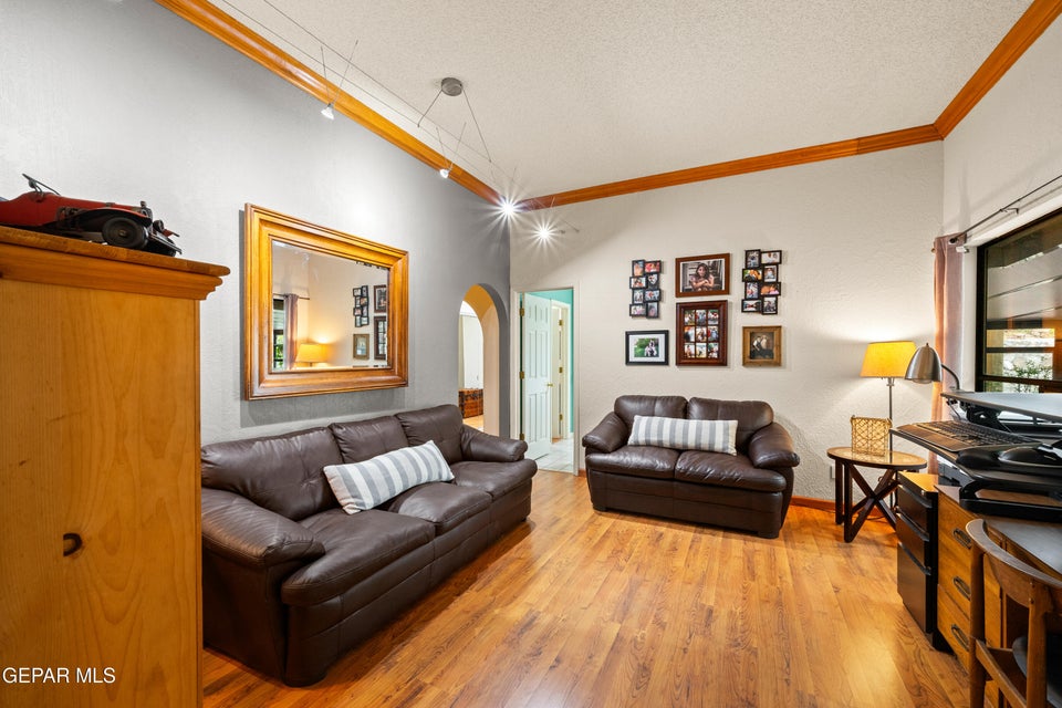 El Paso, Texas, 79912, United States, 4 Bedrooms Bedrooms, ,2 BathroomsBathrooms,Residential,For Sale,1921658