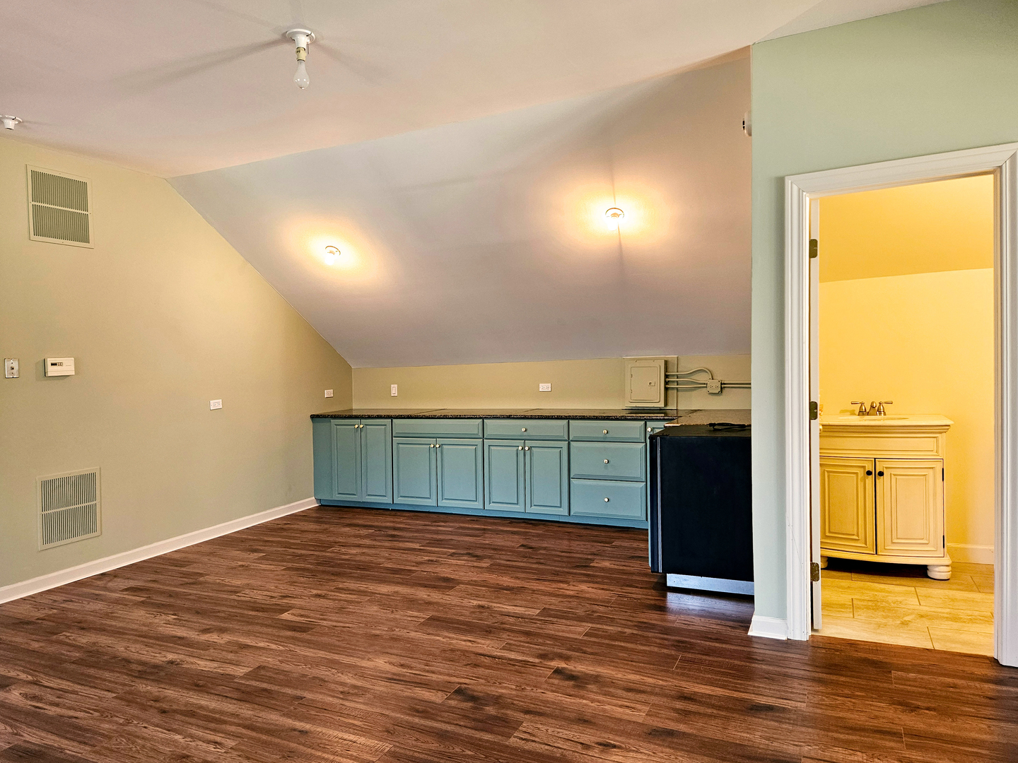 Wayne, Illinois, 60184, United States, 5 Bedrooms Bedrooms, ,7 BathroomsBathrooms,Residential,For Sale,2006495