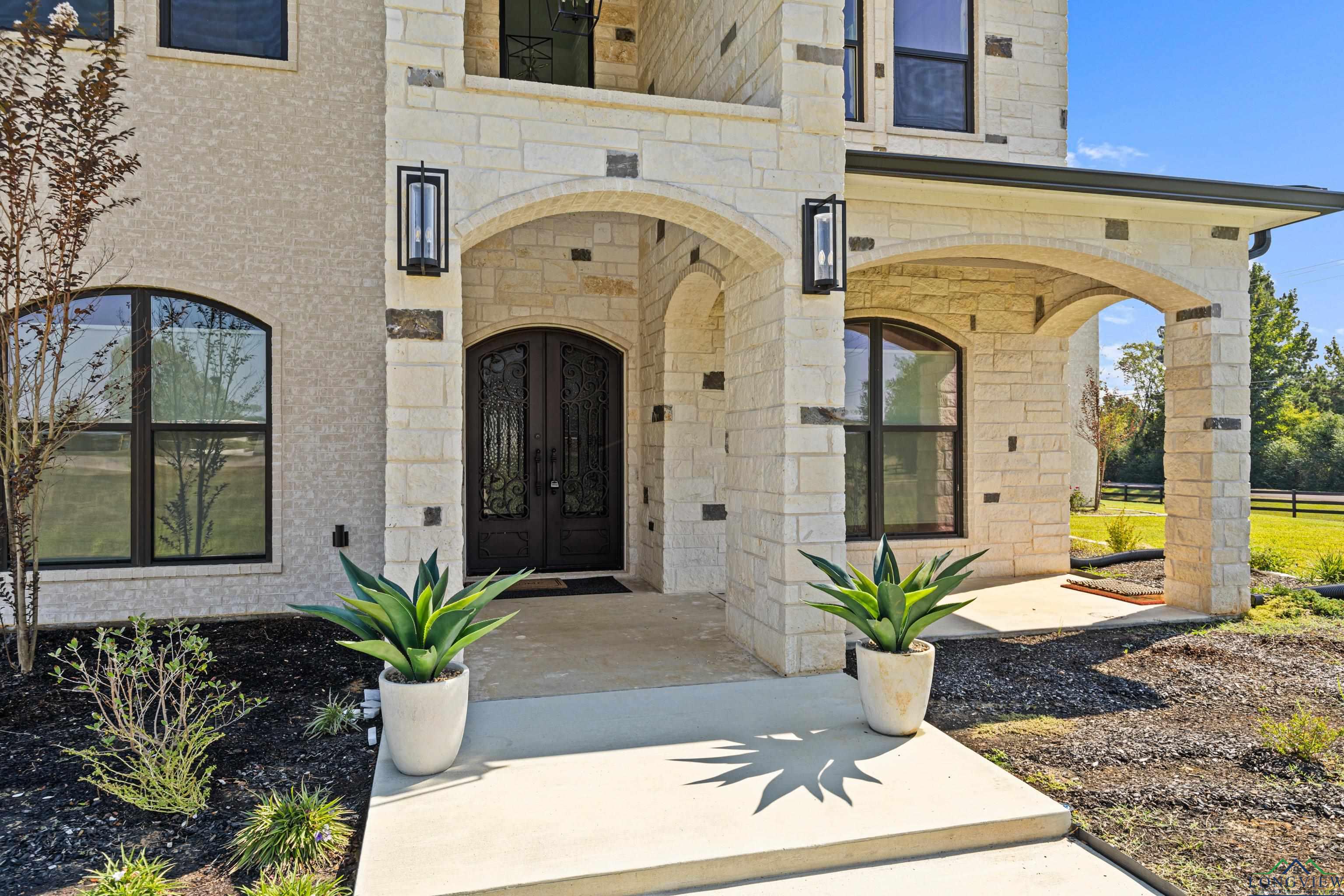 Tatum, Texas, 75691, United States, 6 Bedrooms Bedrooms, ,5 BathroomsBathrooms,Residential,For Sale,1967994