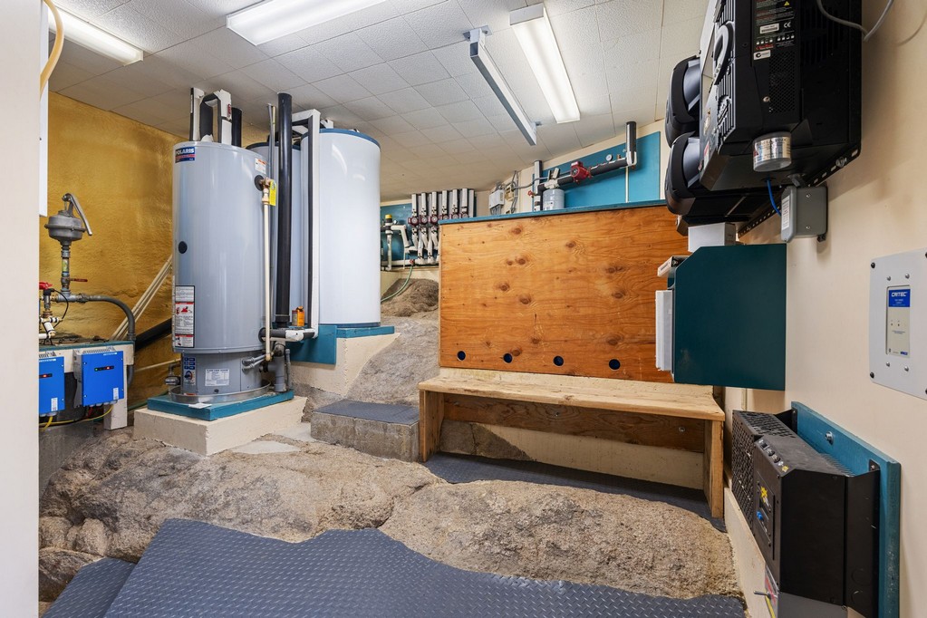 Bonners Ferry, Idaho, 83805, United States, 3 Bedrooms Bedrooms, ,4 BathroomsBathrooms,Residential,For Sale,1984473