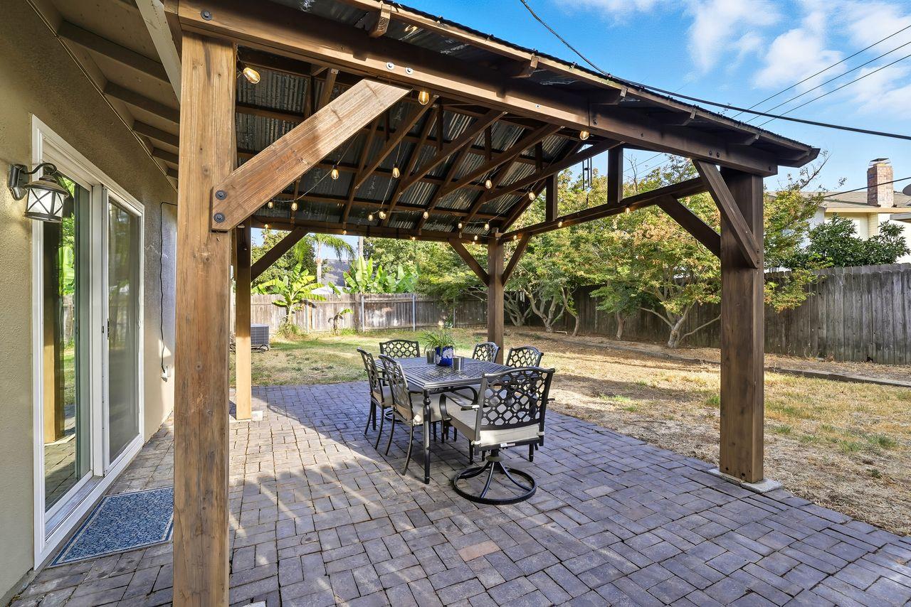 Sacramento, California, 95826, United States, 3 Bedrooms Bedrooms, ,2 BathroomsBathrooms,Residential,For Sale,1968720