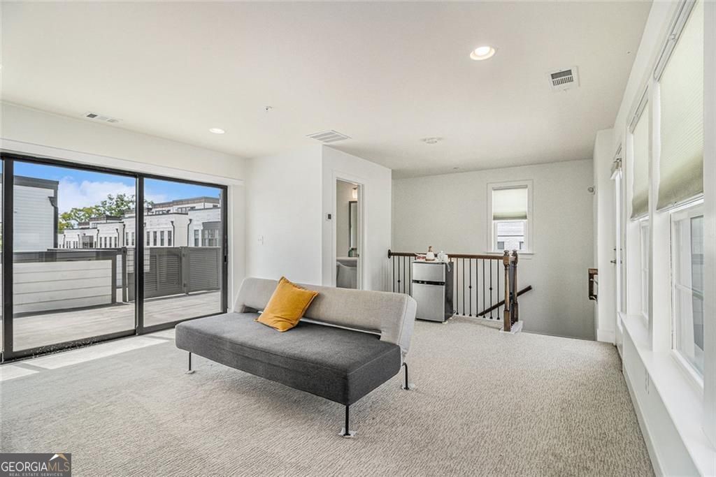 Atlanta, Georgia, 30324, United States, 4 Bedrooms Bedrooms, ,5 BathroomsBathrooms,Residential,For Sale,1909913