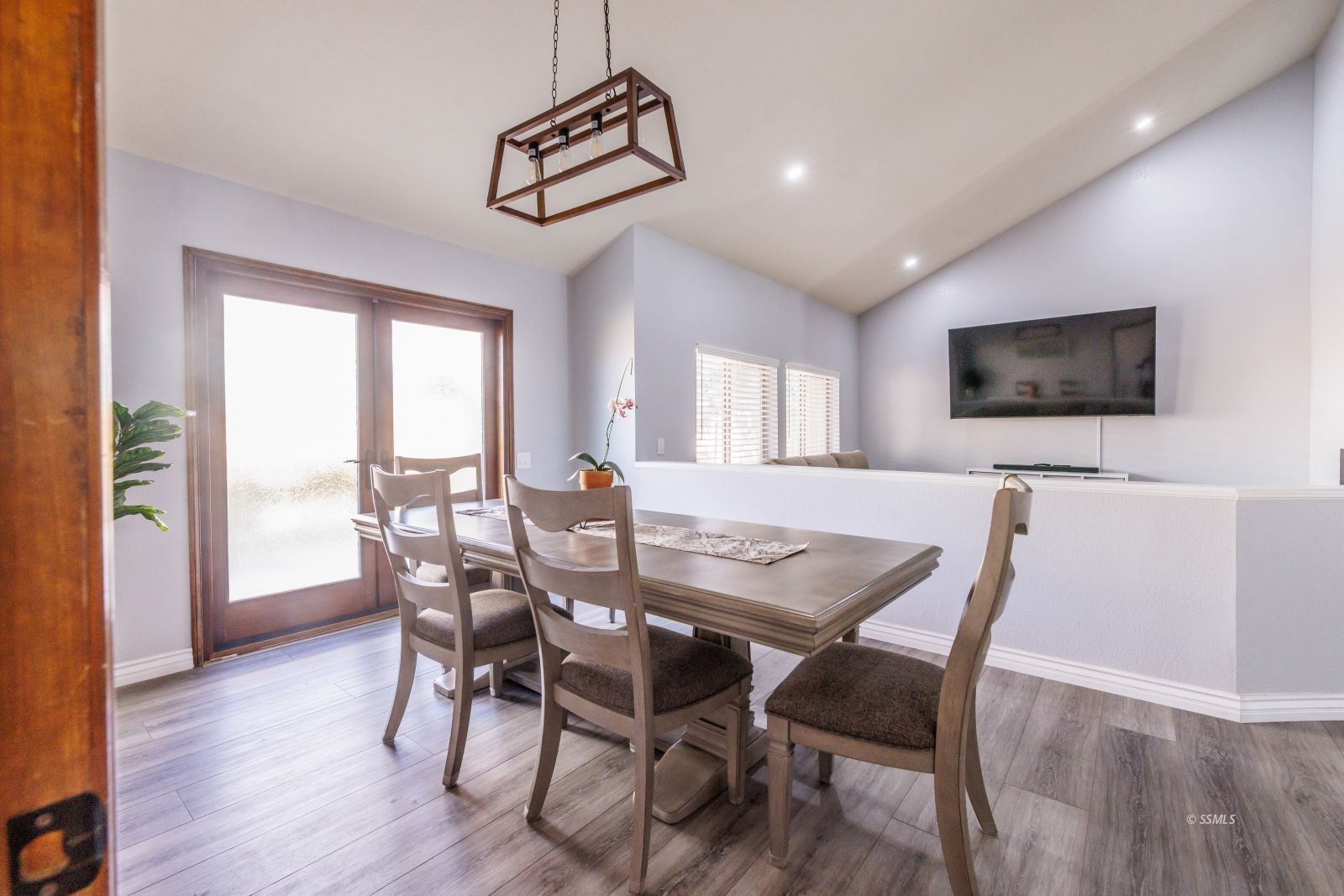 Ridgecrest, California, 93555, United States, 4 Bedrooms Bedrooms, ,3 BathroomsBathrooms,Residential,For Sale,1912187