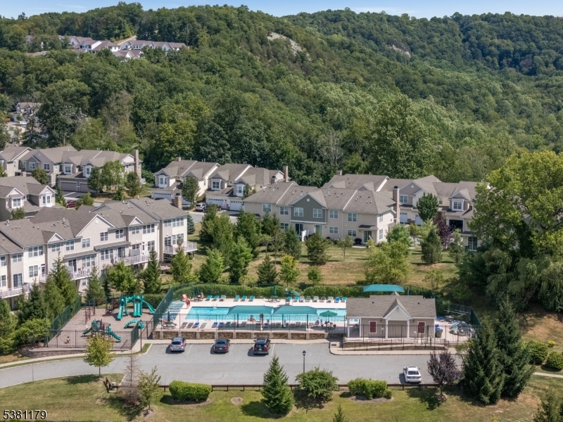 Hackettstown, New Jersey, 07840, United States, 3 Bedrooms Bedrooms, ,3 BathroomsBathrooms,Residential,For Sale,1977802