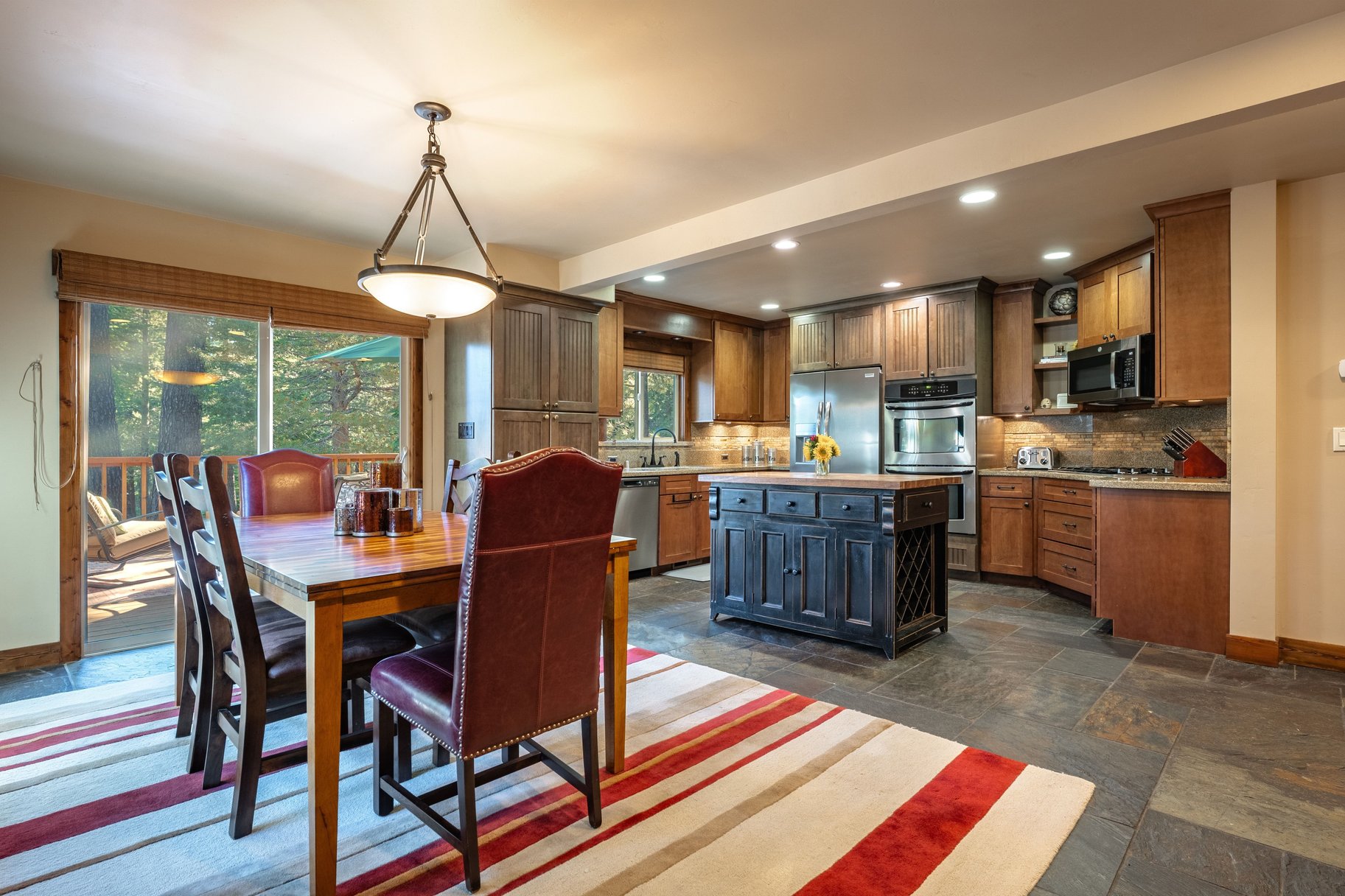  Updated Tahoe Donner retreat with a greenbelt setting - 物件實景