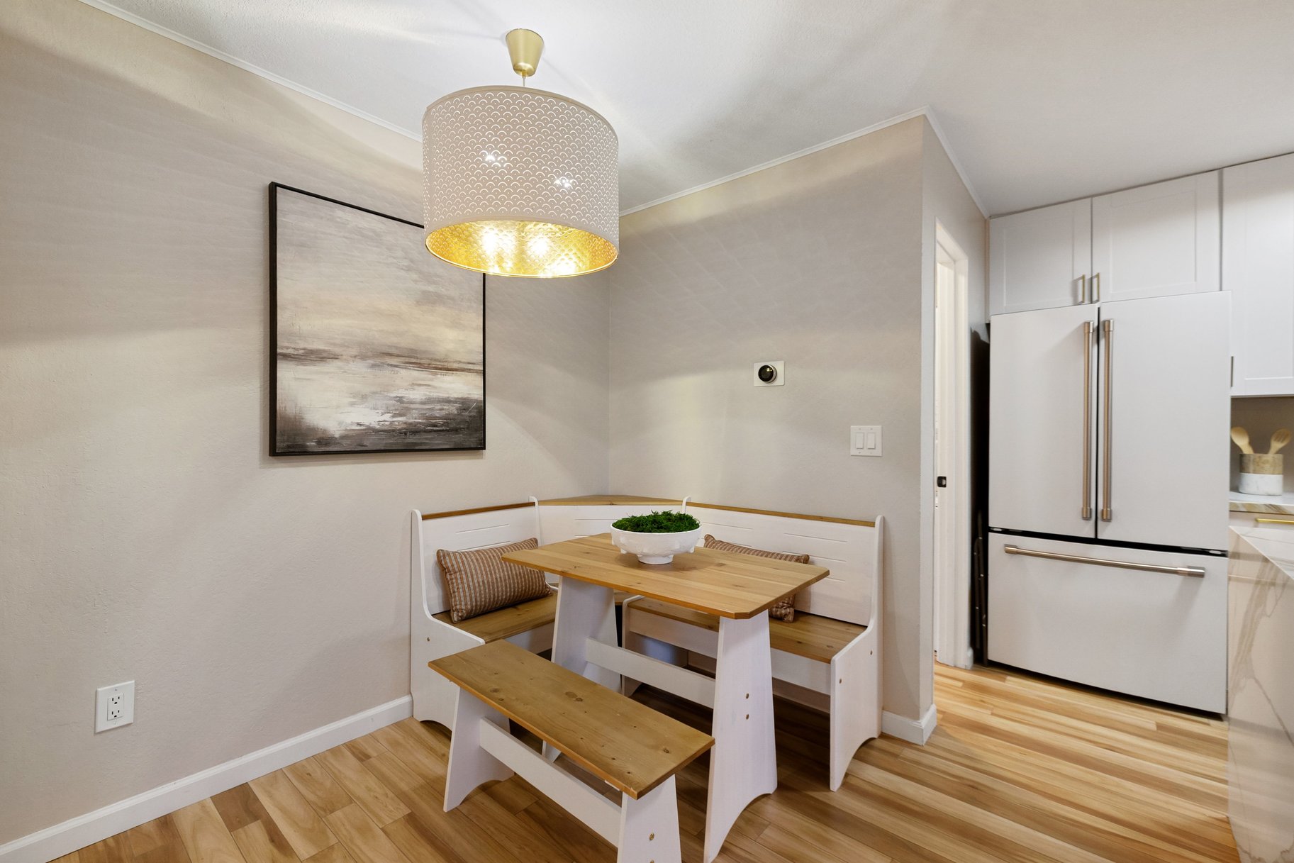  Freshly updated ground-level condo tucked into a parklike setting - 物件實景