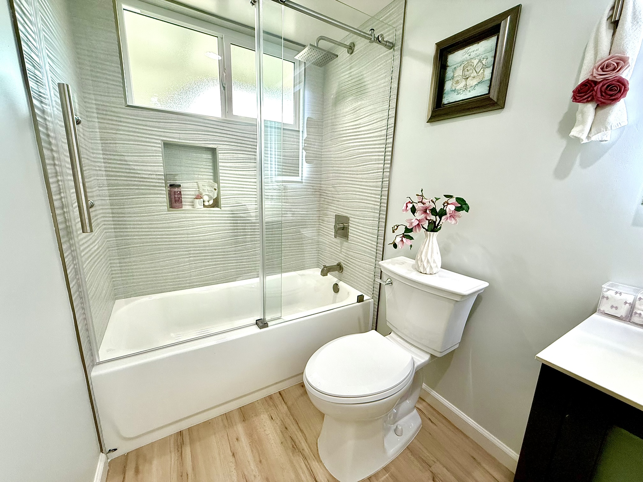 Los Alamitos, California, 90720, United States, 5 Bedrooms Bedrooms, ,4 BathroomsBathrooms,Residential,For Sale,1895084