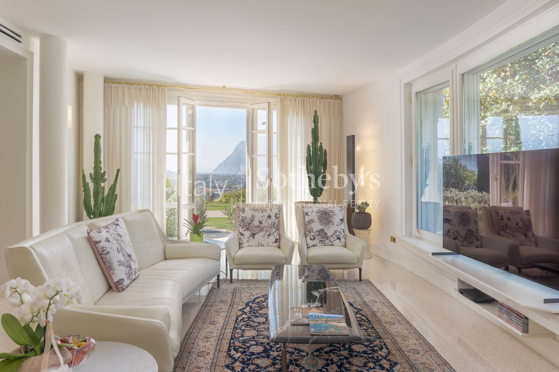  Villa Miravalle: A Historic Residence Between Lake and Mountains - 物件實景