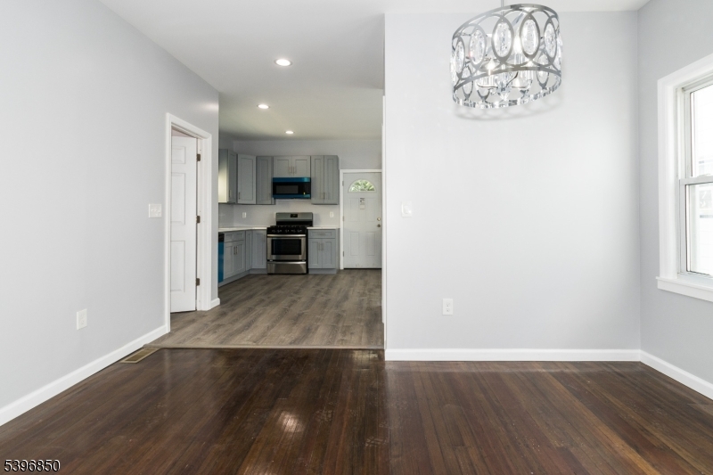 Linden City, New Jersey, 07036, United States, 3 Bedrooms Bedrooms, ,2 BathroomsBathrooms,Residential,For Sale,1991608