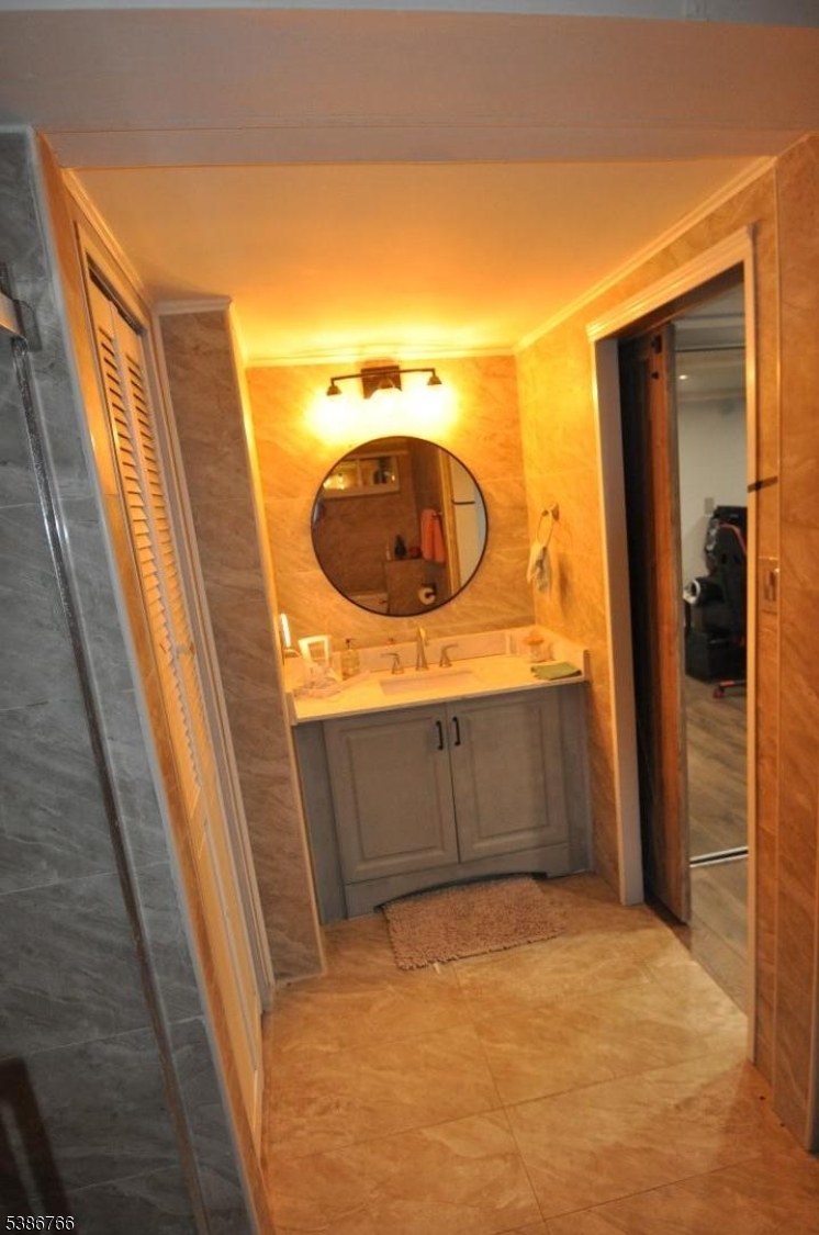 Burlington, Springfield Township`, New Jersey, 07081, United States, 4 Bedrooms Bedrooms, ,3 BathroomsBathrooms,Residential,For Sale,1979460