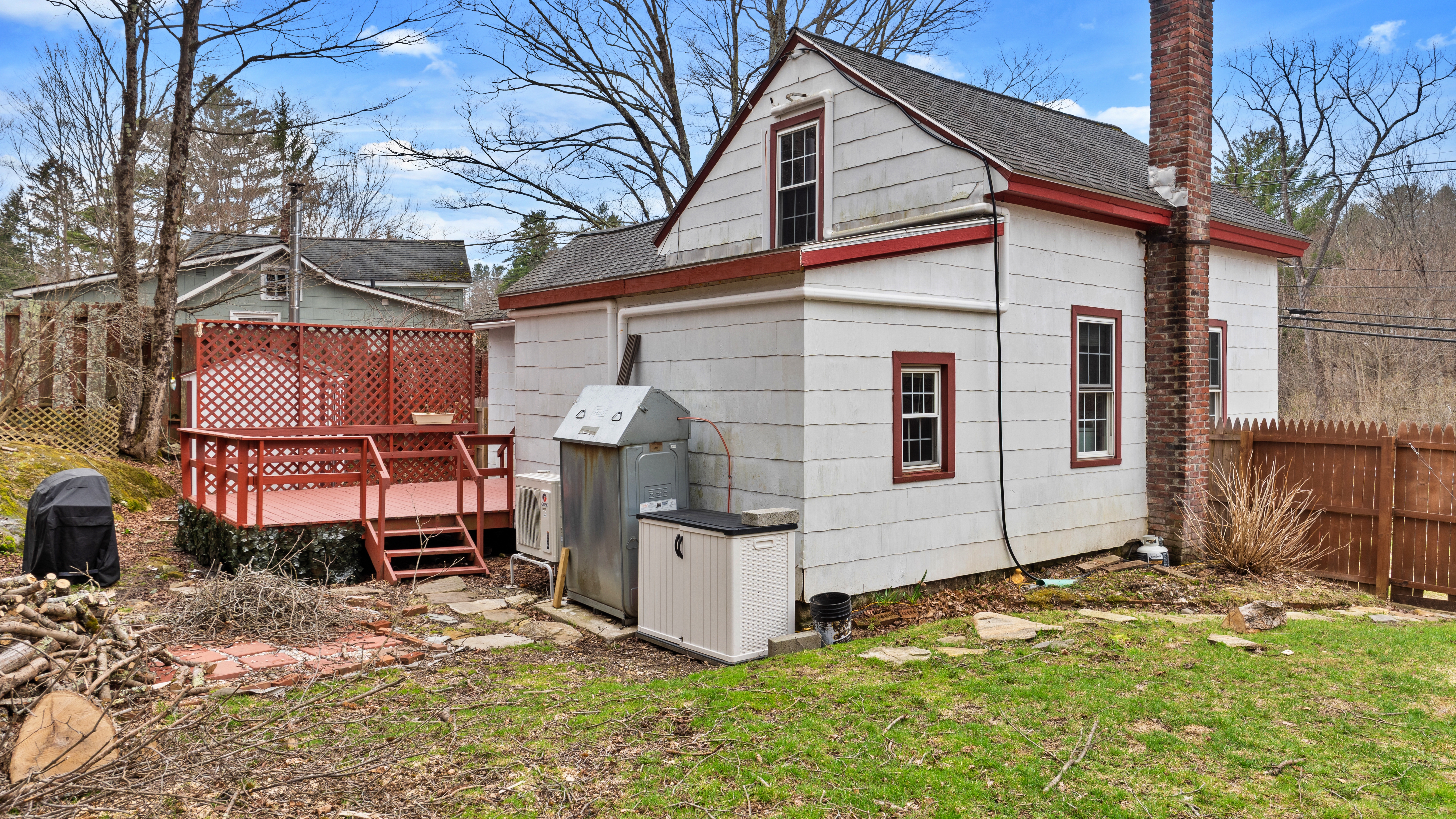  Historic Berkshire Homestead with Solar Barn, Trails, & Modern Efficiency - 物件實景