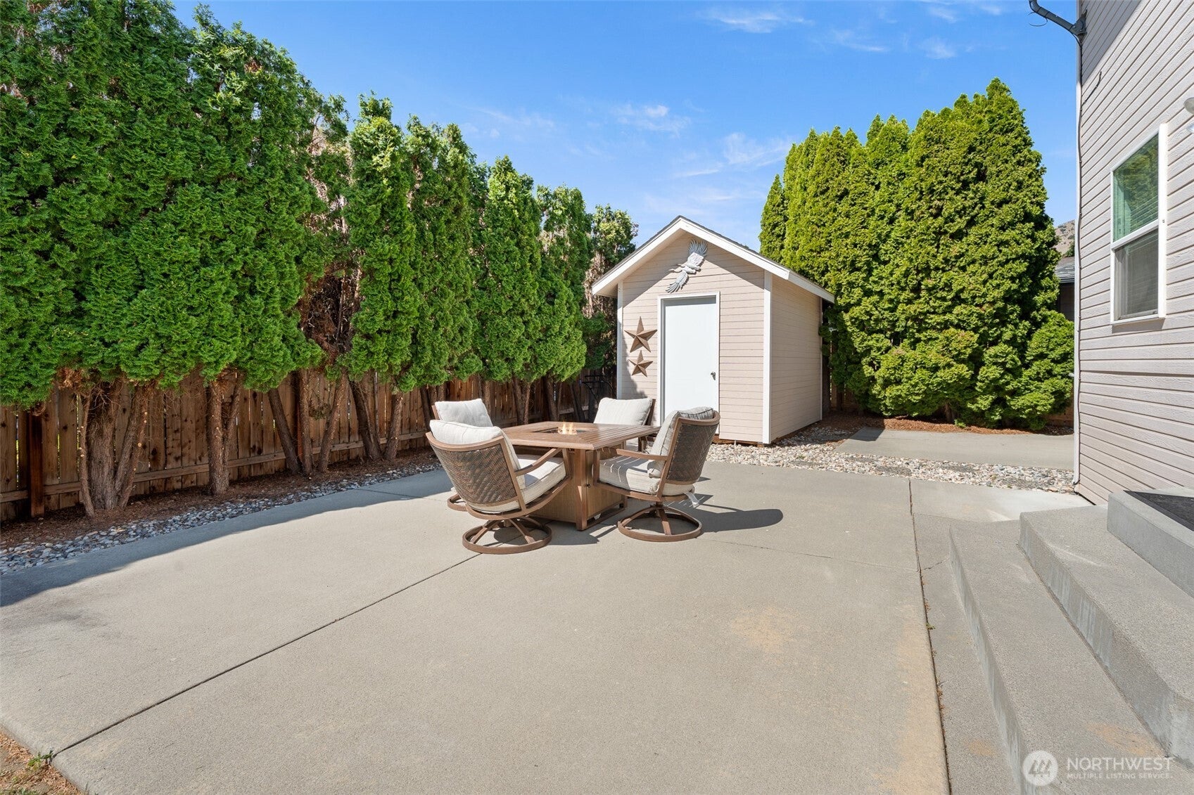 Wenatchee, Washington, 98801, United States, 3 Bedrooms Bedrooms, ,2 BathroomsBathrooms,Residential,For Sale,1939564