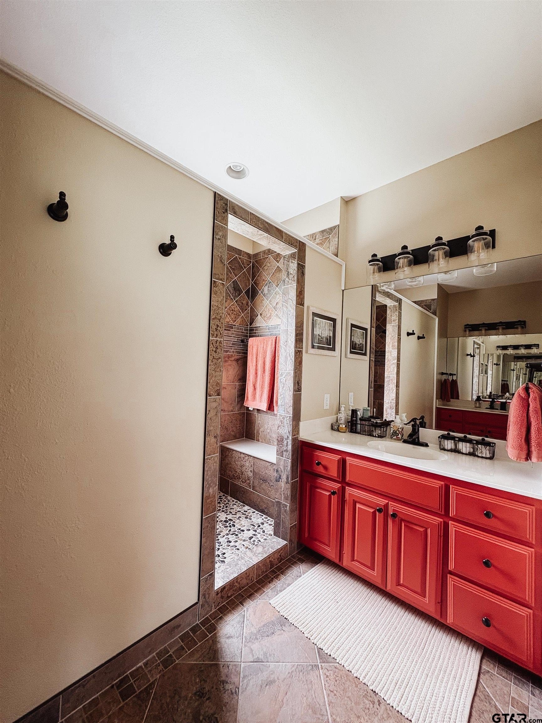 Pittsburg, Texas, 75686, United States, 4 Bedrooms Bedrooms, ,3 BathroomsBathrooms,Residential,For Sale,1900555