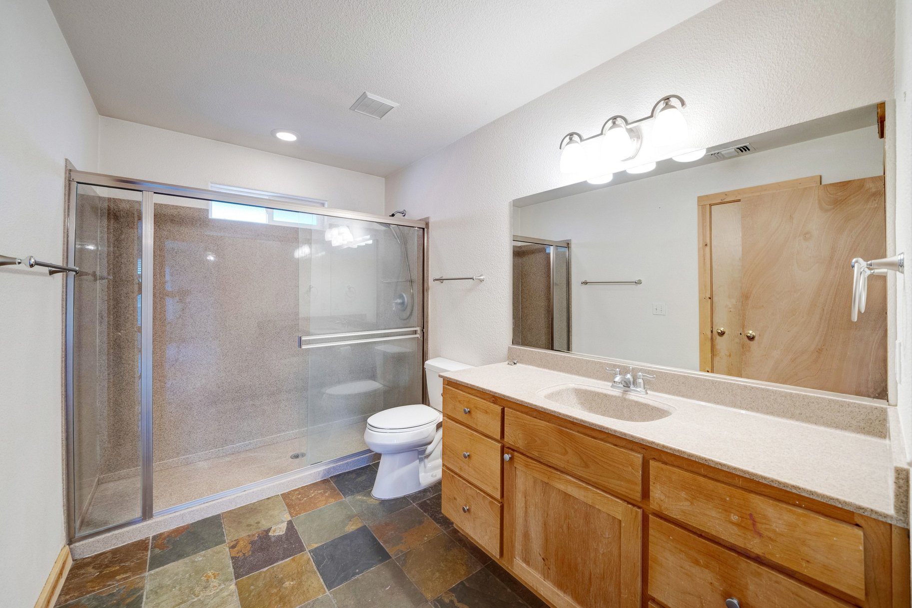  Affordable Home in the Heart of Portola, CA - 物件實景