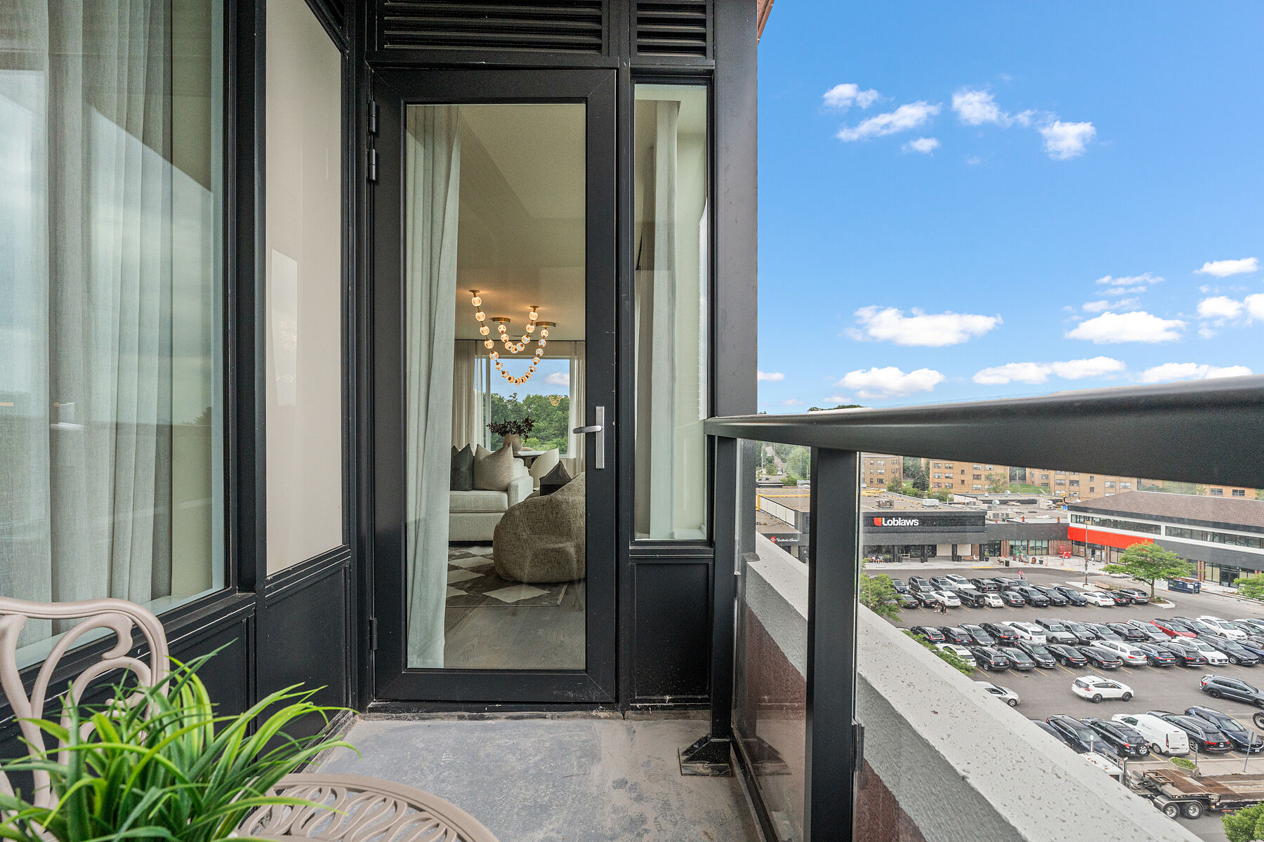  Refined Edenbridge Living - 物件實景