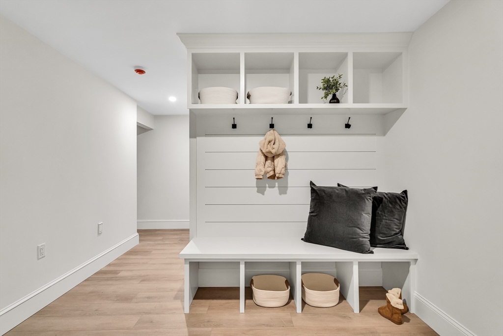 Lexington, Massachusetts, 02421, United States, 6 Bedrooms Bedrooms, ,6 BathroomsBathrooms,Residential,For Sale,2001660