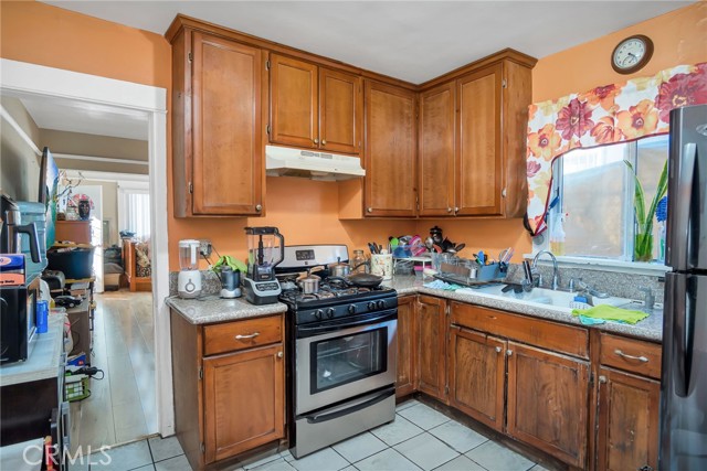 Los Angeles, California, 90023, United States, 3 Bedrooms Bedrooms, ,Residential,For Sale,1879139