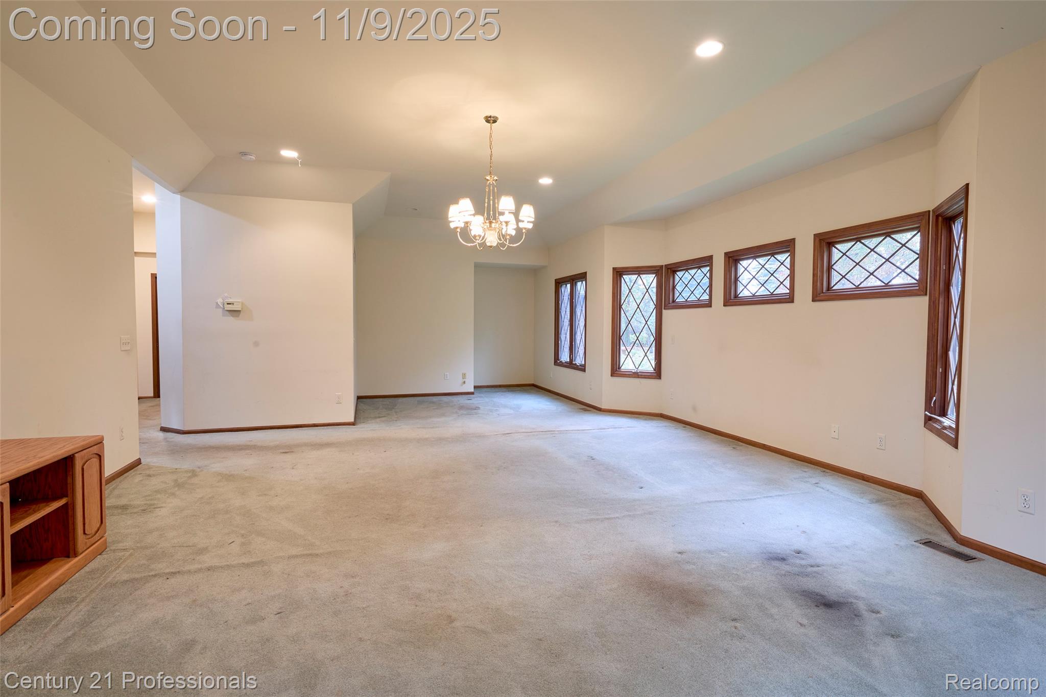 Rochester, Michigan, 48306, United States, 5 Bedrooms Bedrooms, ,6 BathroomsBathrooms,Residential,For Sale,1987117