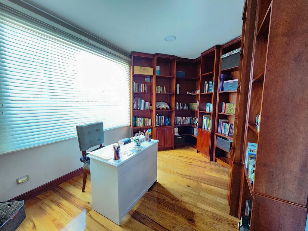 Curridabat, Curridabat, San Jose, CR, 6 Bedrooms Bedrooms, ,7 BathroomsBathrooms,Residential,For Sale,Curridabat,1587516