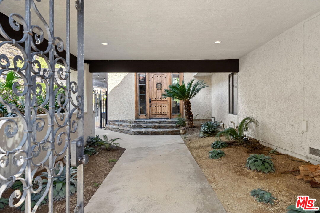 Calabasas, California, 91302, United States, 4 Bedrooms Bedrooms, ,3 BathroomsBathrooms,Residential,For Sale,1708601