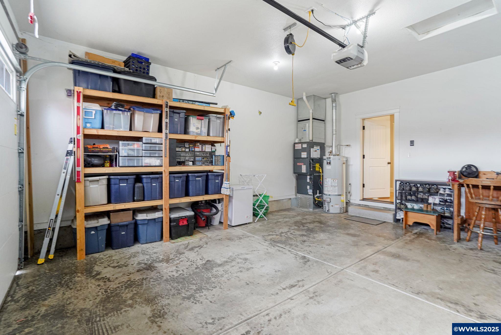 Dallas, Oregon, 97338, United States, 4 Bedrooms Bedrooms, ,2 BathroomsBathrooms,Residential,For Sale,1991904