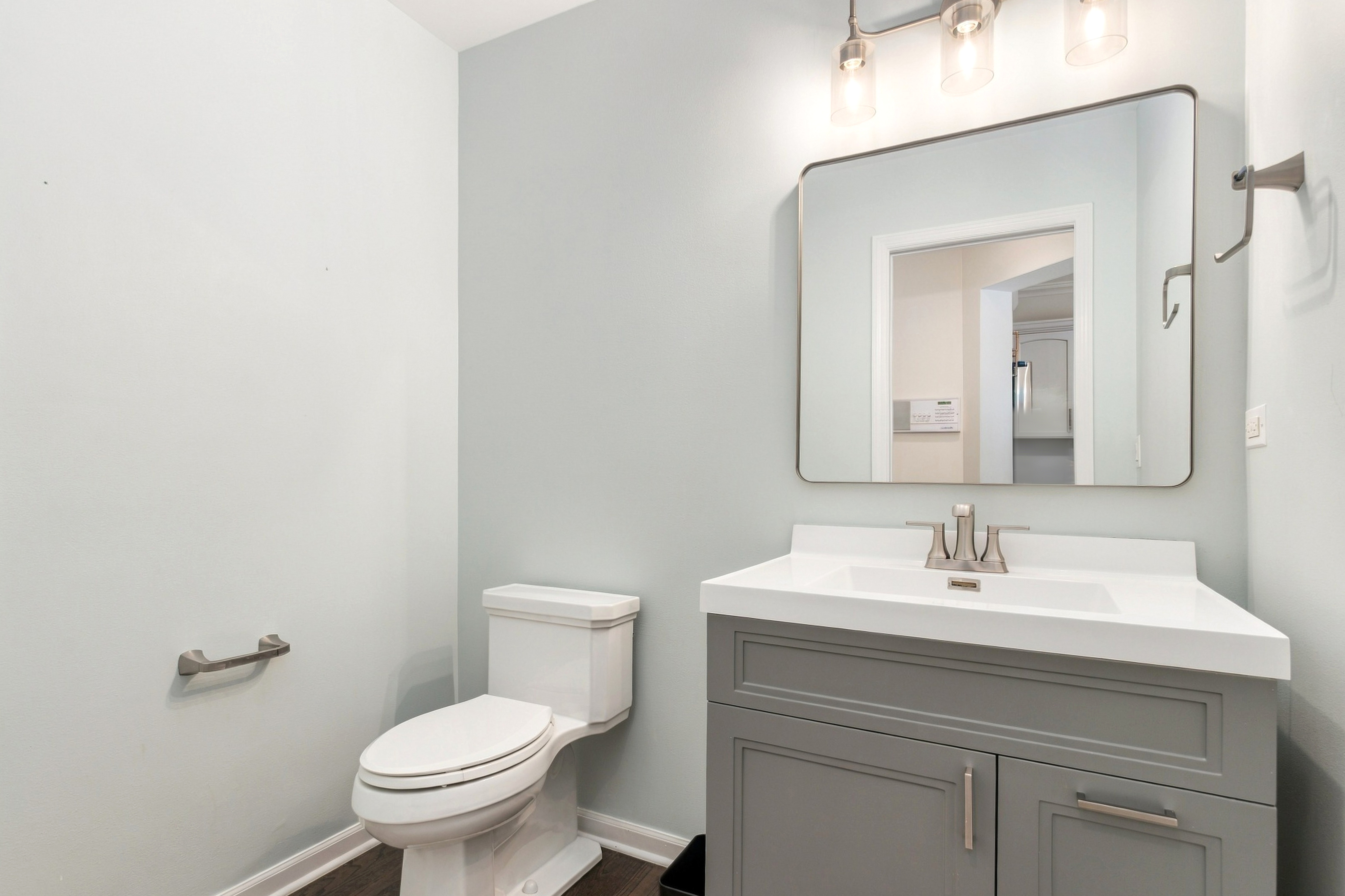  Highly Desirable Naperville Station End Unit - 物件實景