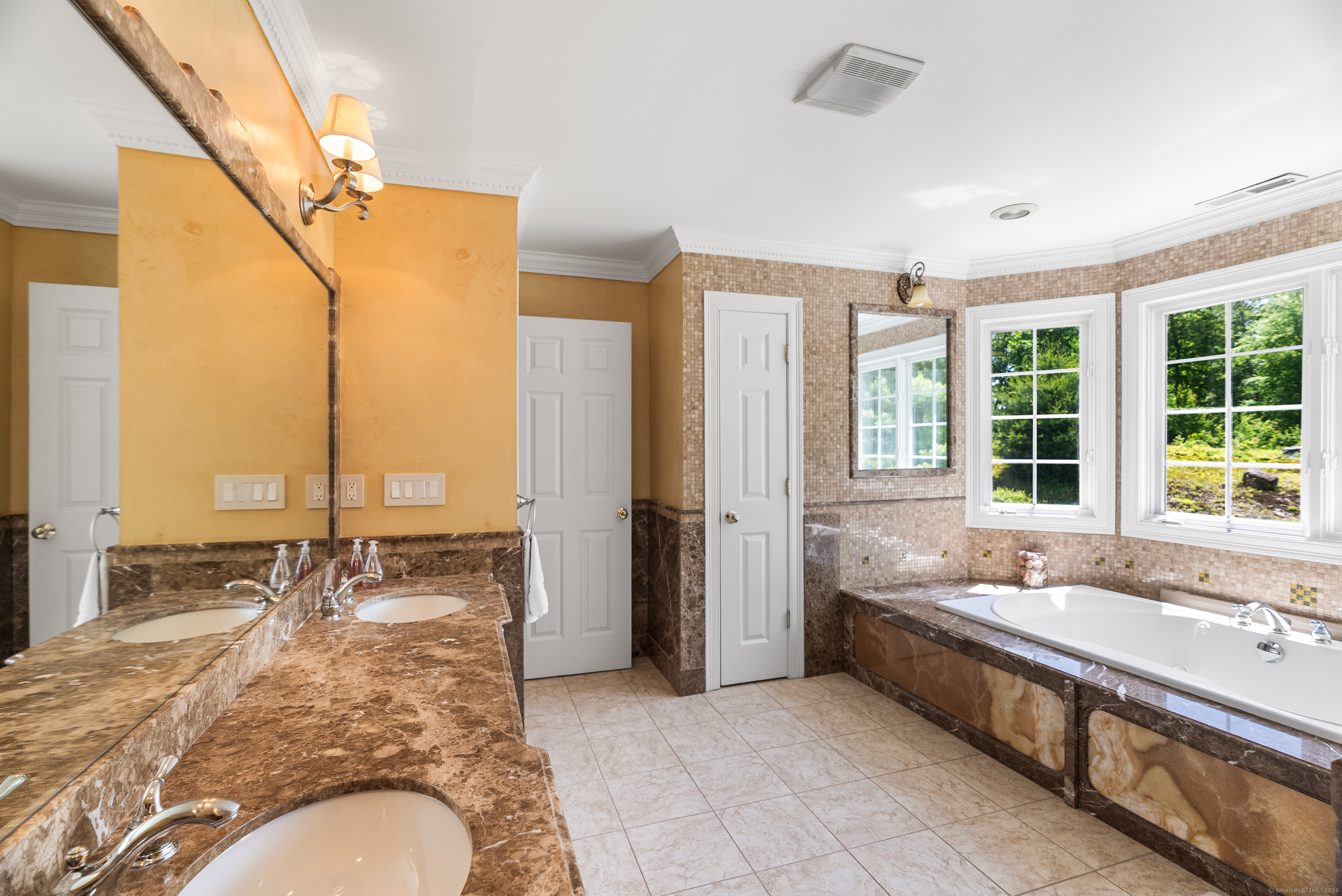 Newtown, Connecticut, 06470, United States, 4 Bedrooms Bedrooms, ,4 BathroomsBathrooms,Residential,For Sale,1847487