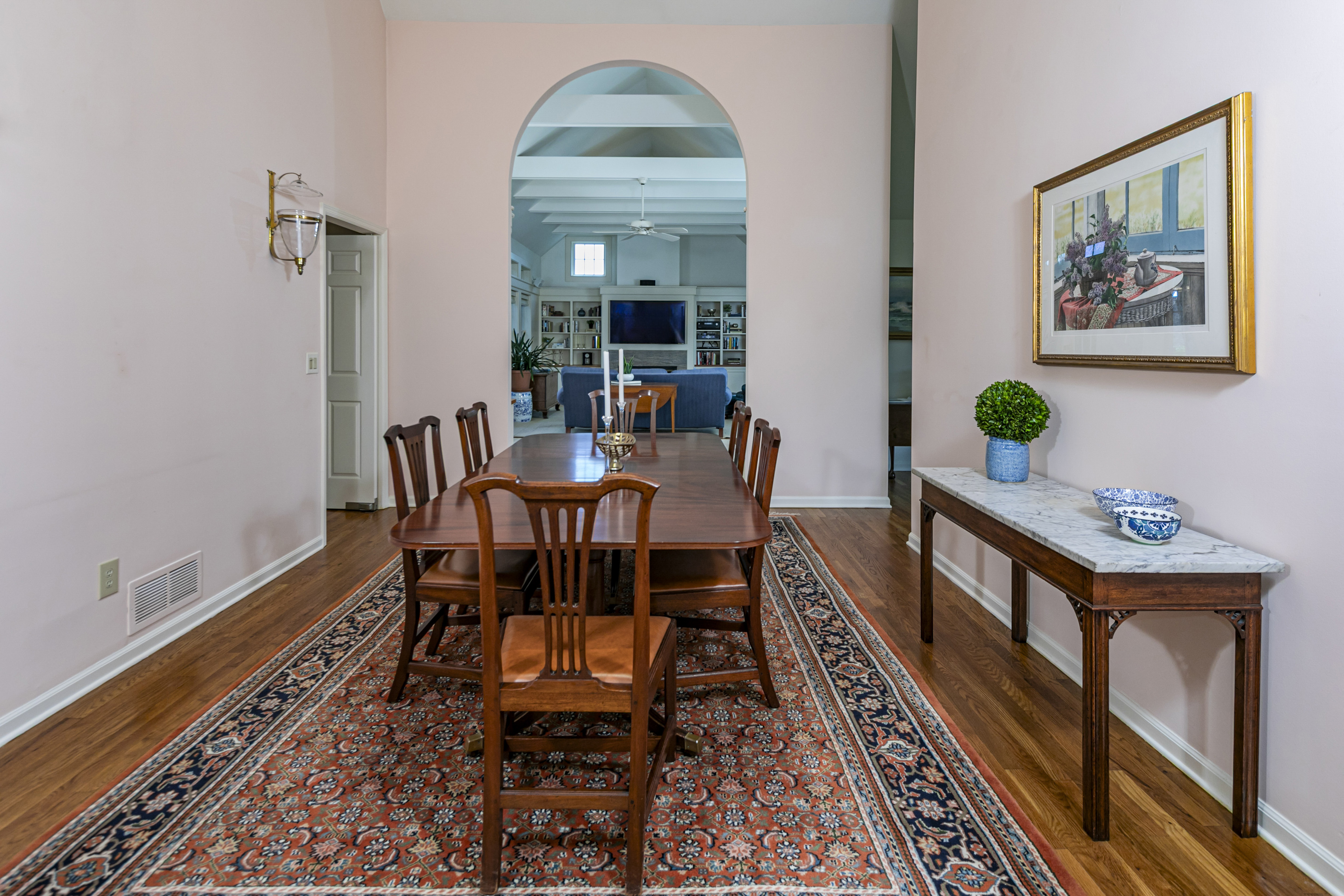  Stand-Out Home in The Glen Features Pastoral Views and Soaring Ceilings - 物件實景