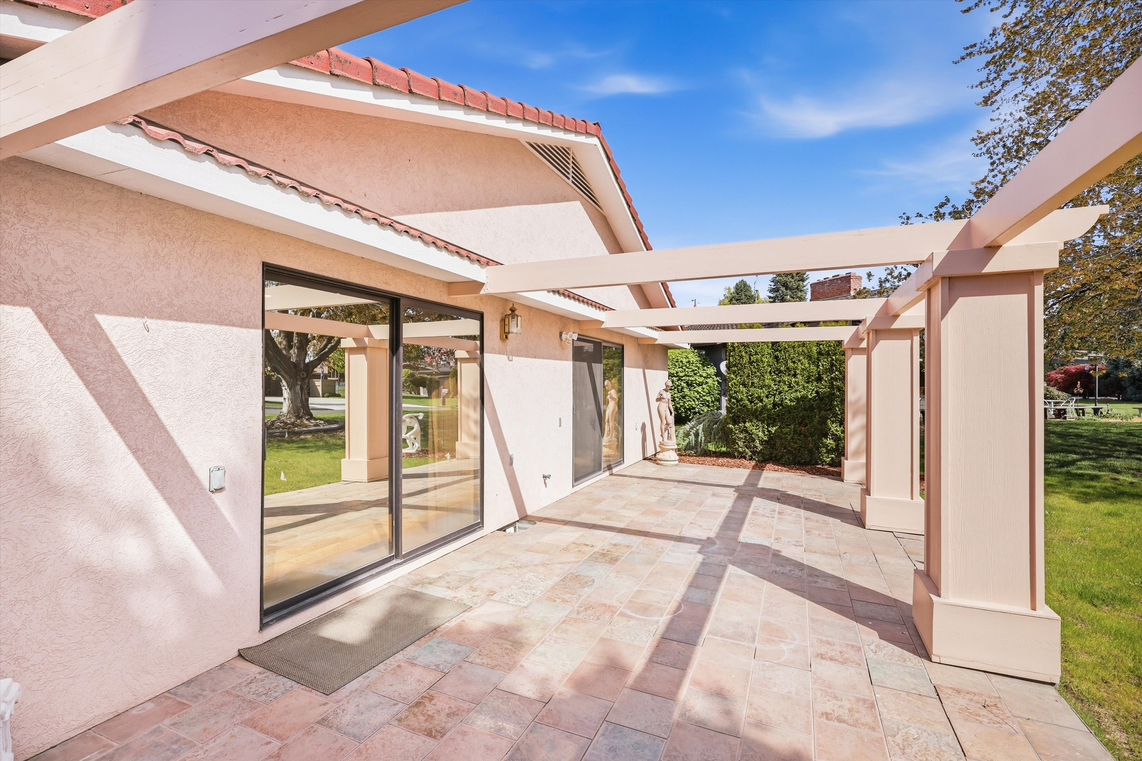  1255 Country Club Rd - 物件實景