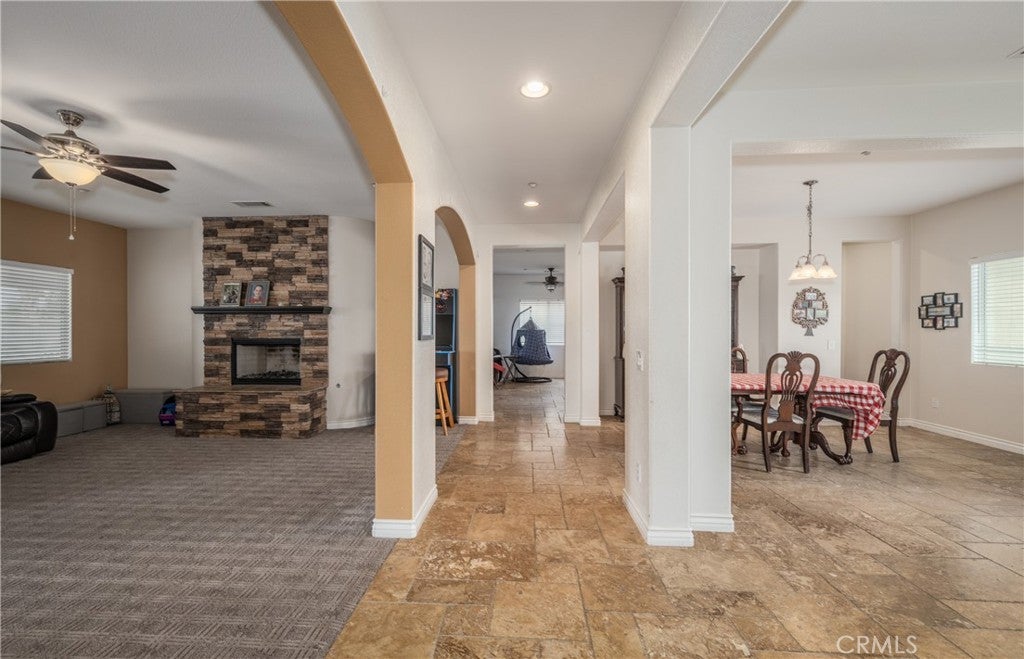 Highland, California, 92346, United States, 5 Bedrooms Bedrooms, ,4 BathroomsBathrooms,Residential,For Sale,1977847