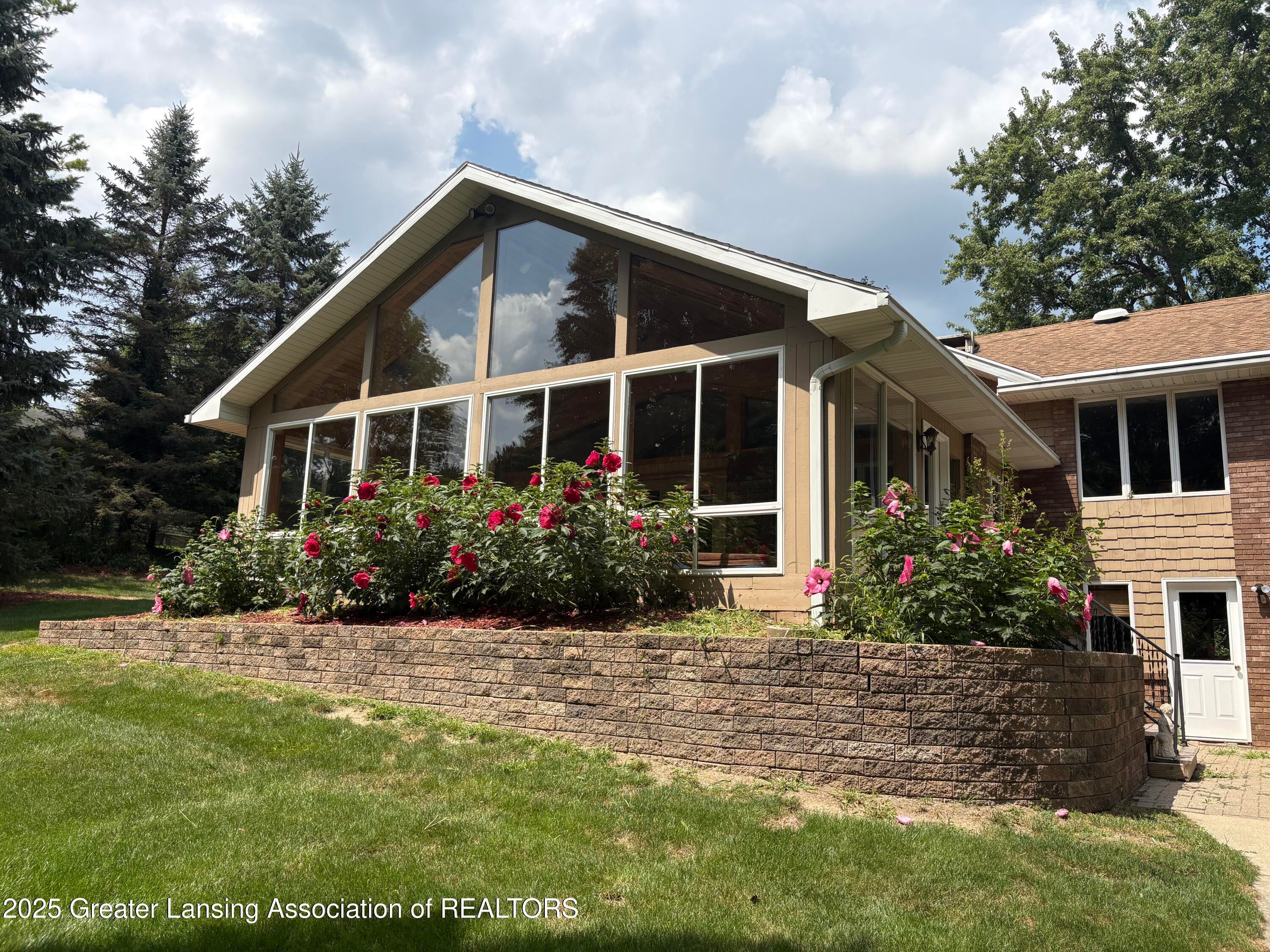 DeWitt, Michigan, 48820, United States, 4 Bedrooms Bedrooms, ,4 BathroomsBathrooms,Residential,For Sale,1911452