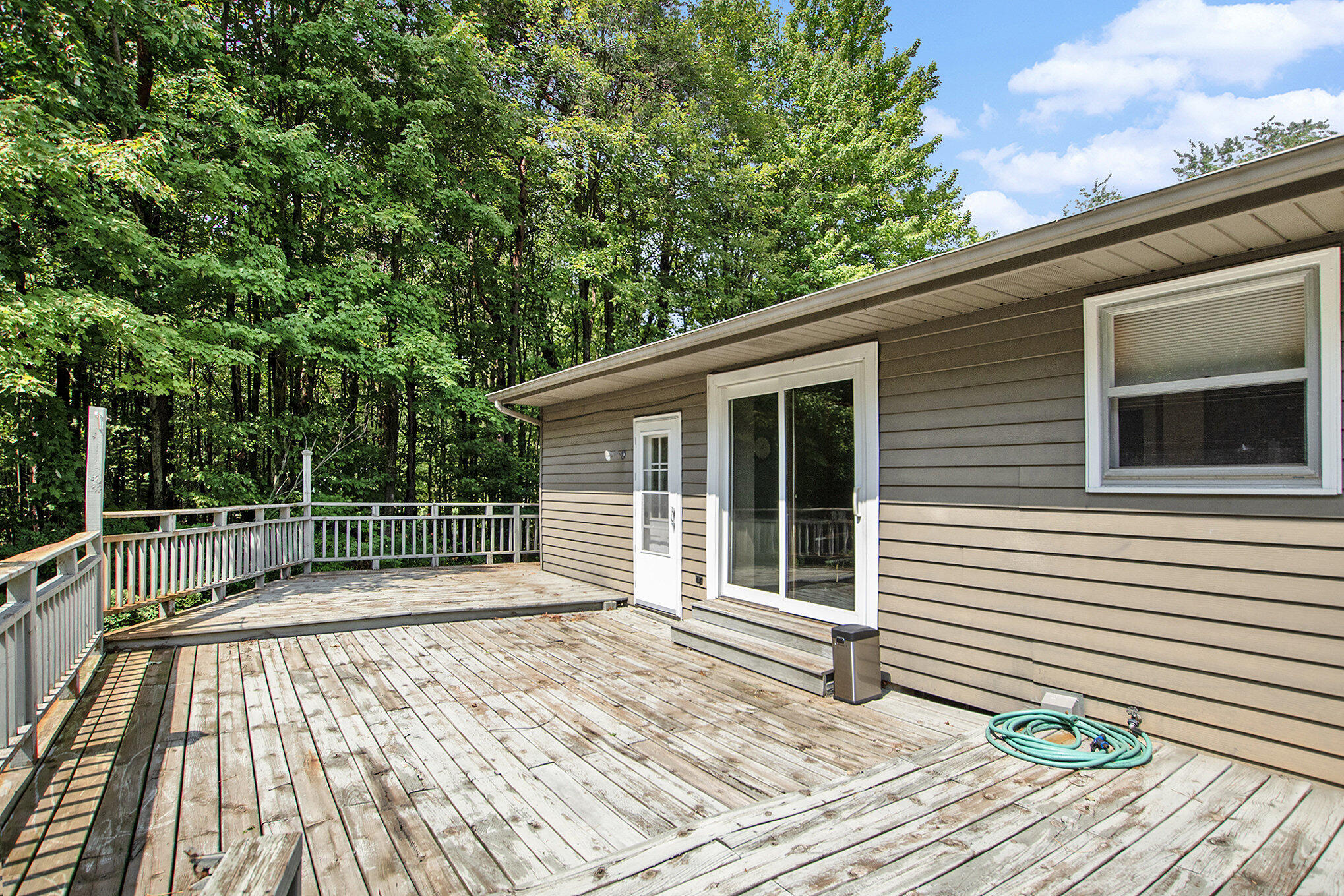 Holland, Michigan, 49424, United States, 3 Bedrooms Bedrooms, ,2 BathroomsBathrooms,Residential,For Sale,1918731