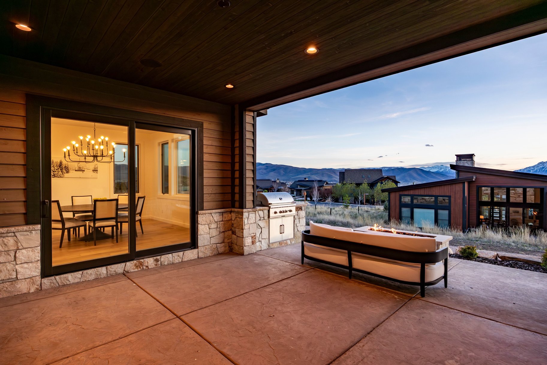  Modern Red Ledges home with Full Golf Membership Available - Fully Furnished - 物件實景