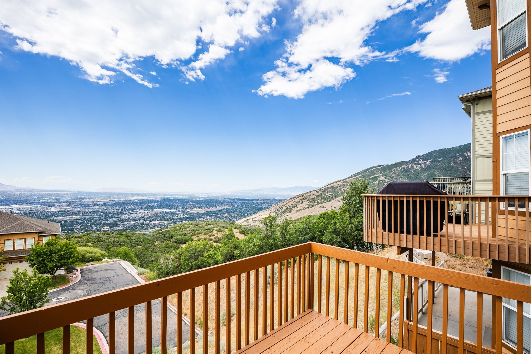  Suncrest Townhouse with Impeccable Valley Views - 物件實景