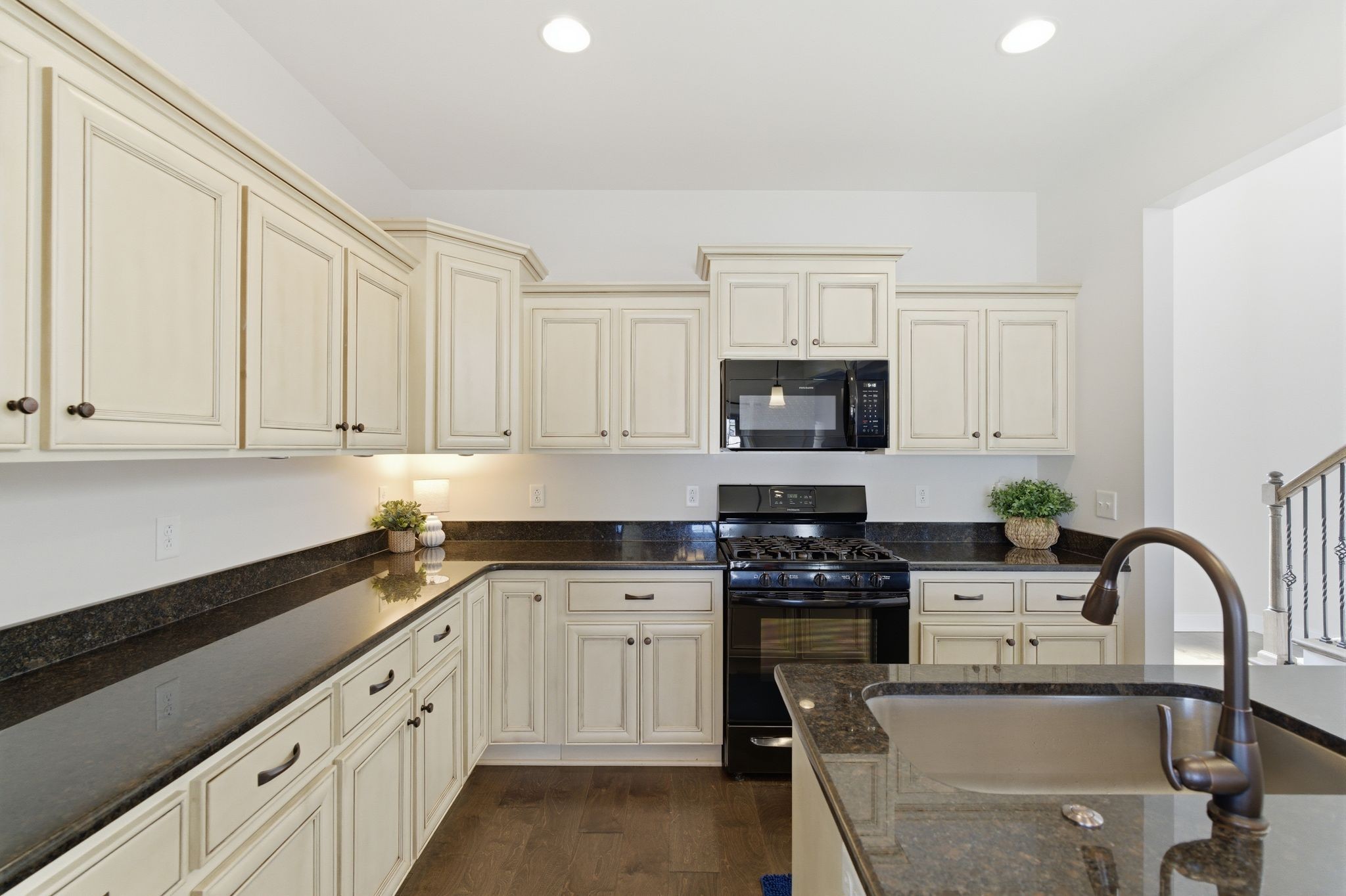  1007 Azalea Ct S, Ashland City, TN, 37015 - 物件實景