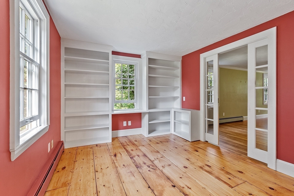 Harvard, Massachusetts, 01451, United States, 4 Bedrooms Bedrooms, ,3 BathroomsBathrooms,Residential,For Sale,1895832