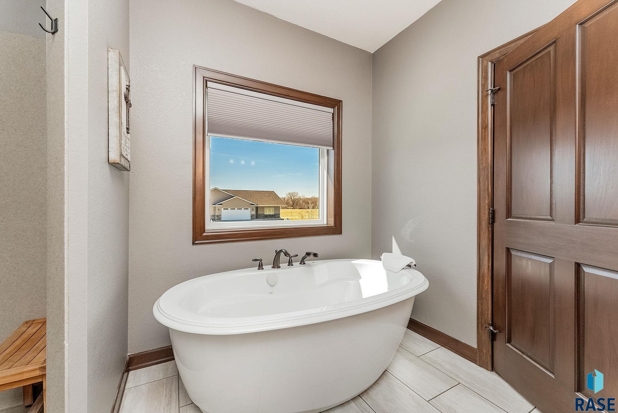 Lester, Iowa, 51242, United States, 4 Bedrooms Bedrooms, ,5 BathroomsBathrooms,Residential,For Sale,1926718