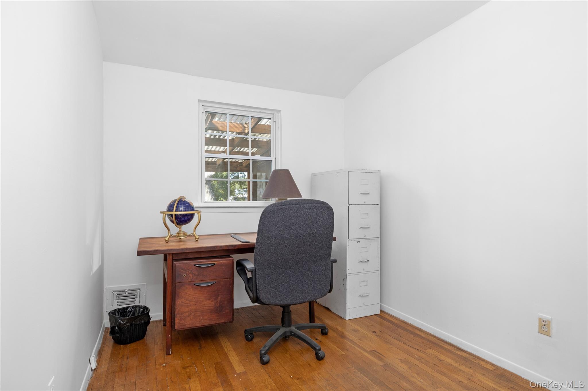 Deer Park, New York, 11729, United States, 5 Bedrooms Bedrooms, ,3 BathroomsBathrooms,Residential,For Sale,1938283