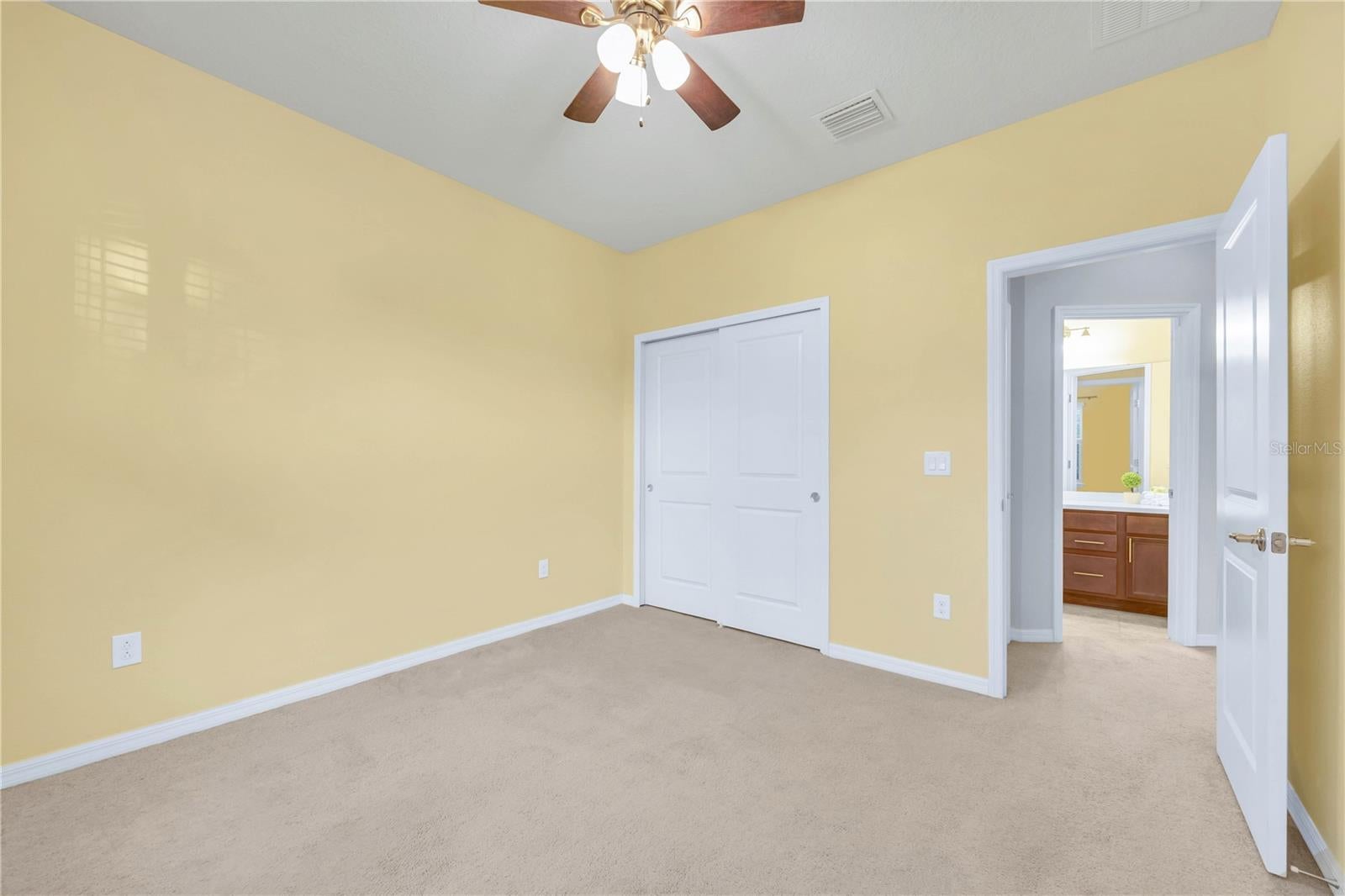 WINTER GARDEN, Florida, 34787, United States, 4 Bedrooms Bedrooms, ,3 BathroomsBathrooms,Residential,For Sale,1993845