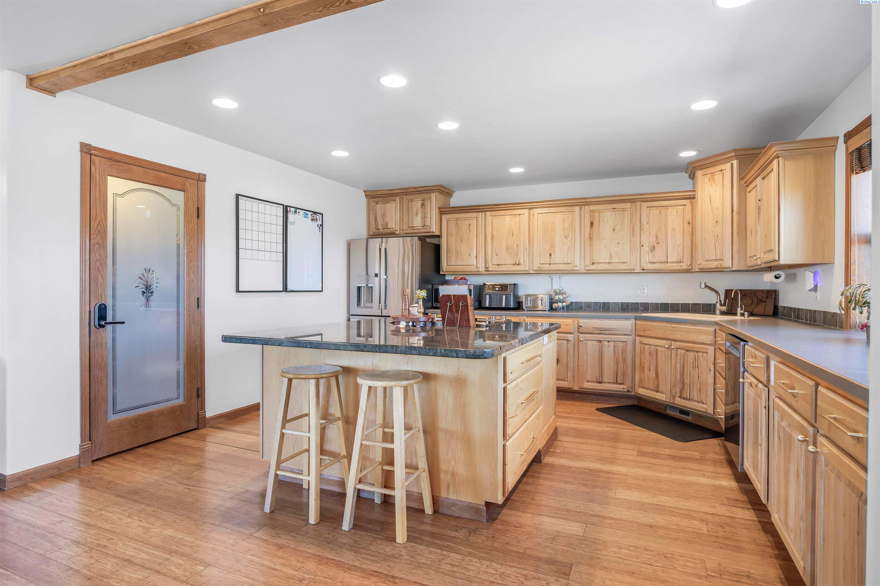 West Richland, Washington, 99353, United States, 4 Bedrooms Bedrooms, ,4 BathroomsBathrooms,Residential,For Sale,2031240