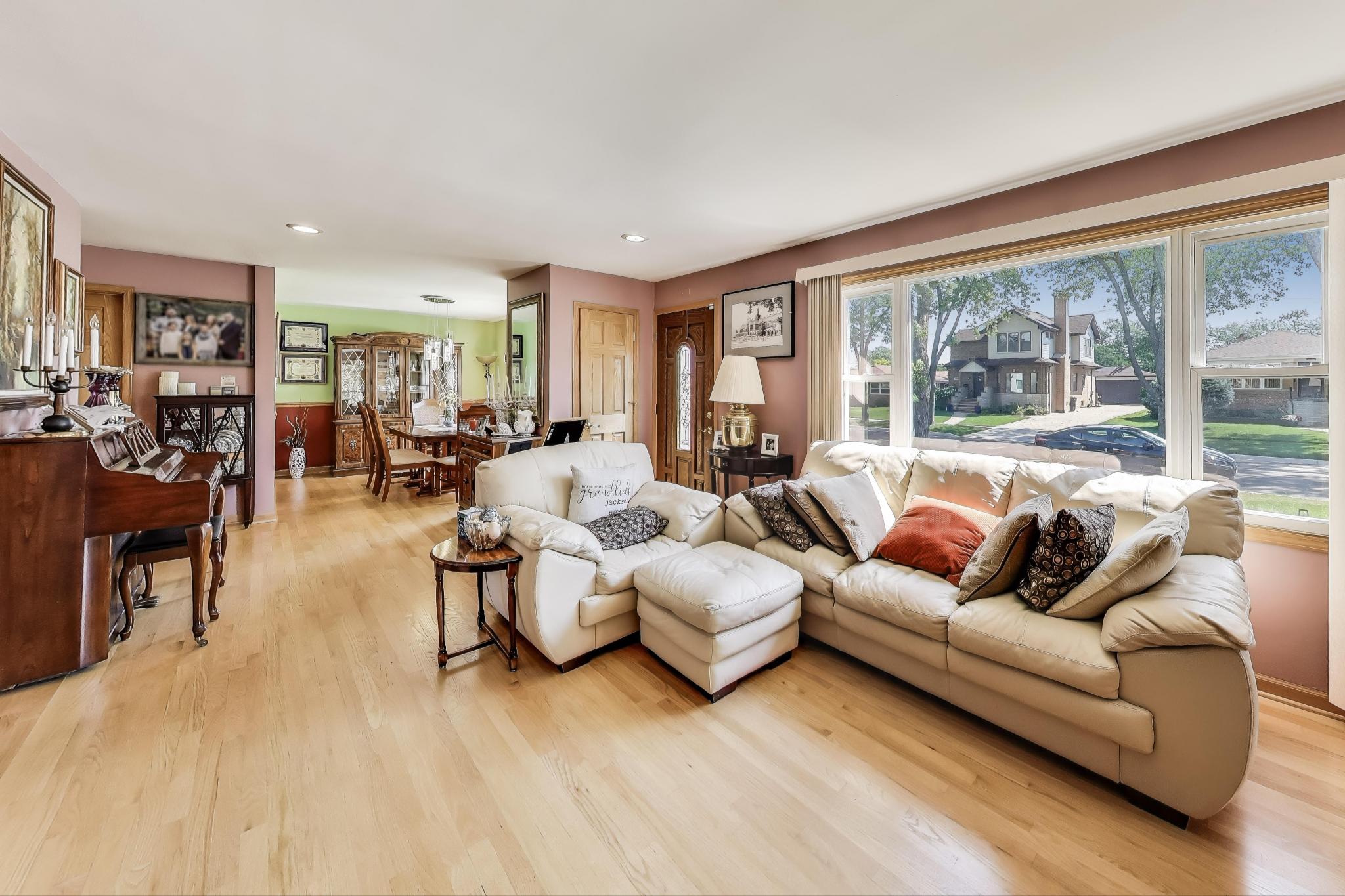 Harwood Heights, Illinois, 60706, United States, 2 Bedrooms Bedrooms, ,Residential,For Sale,1928738