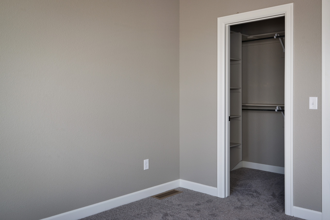 Cheyenne, Wyoming, 82009, United States, 3 Bedrooms Bedrooms, ,2 BathroomsBathrooms,Residential,For Sale,1978031