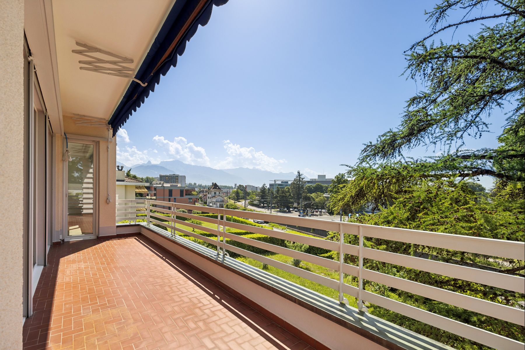  Love at first sight Renovated property with two balconies and a garden - 物件實景