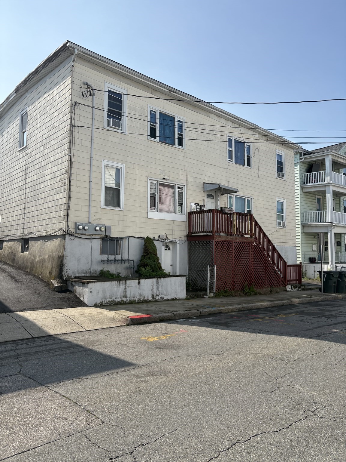 Fall River, Massachusetts, 02723, United States, 7 Bedrooms Bedrooms, ,4 BathroomsBathrooms,Residential,For Sale,1944803