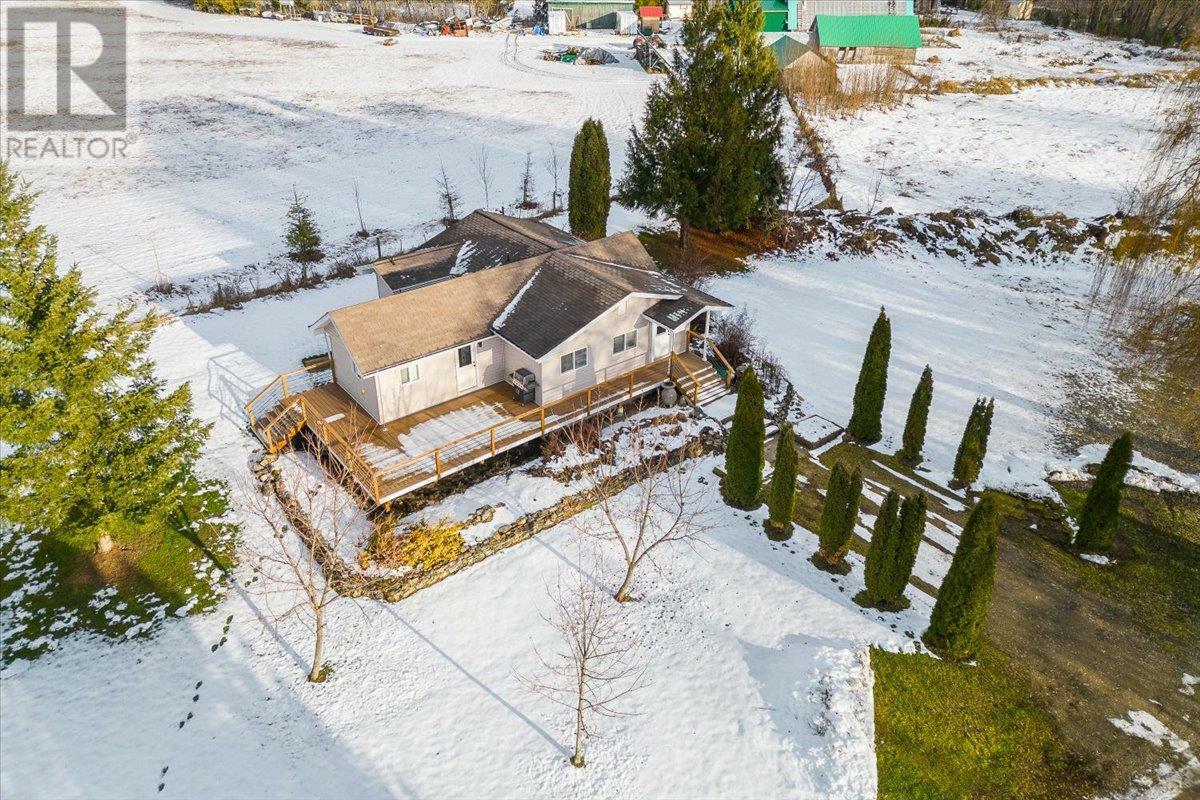 SICAMOUS, British Columbia, V0E 2V4, CA, 2 Bedrooms Bedrooms, ,2 BathroomsBathrooms,Residential,For Sale,1836920