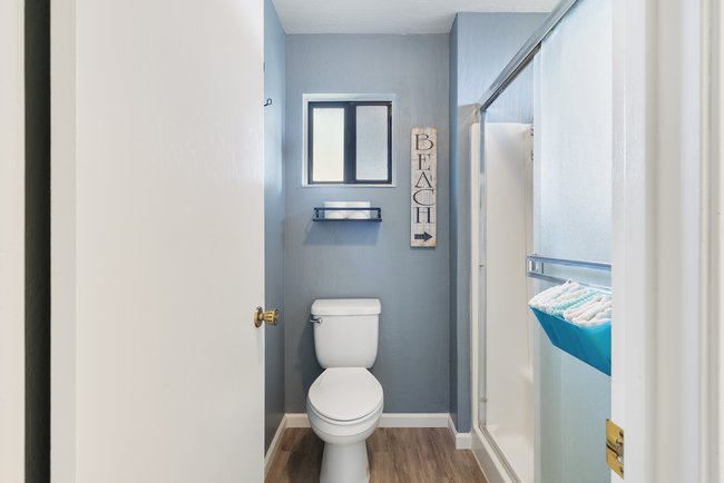 Hollister, California, 95023, United States, 3 Bedrooms Bedrooms, ,2 BathroomsBathrooms,Residential,For Sale,1882231